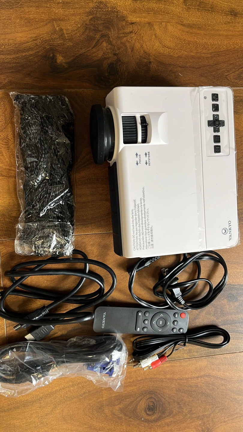 Vankyo Projector with Case & Accessories - photo 2