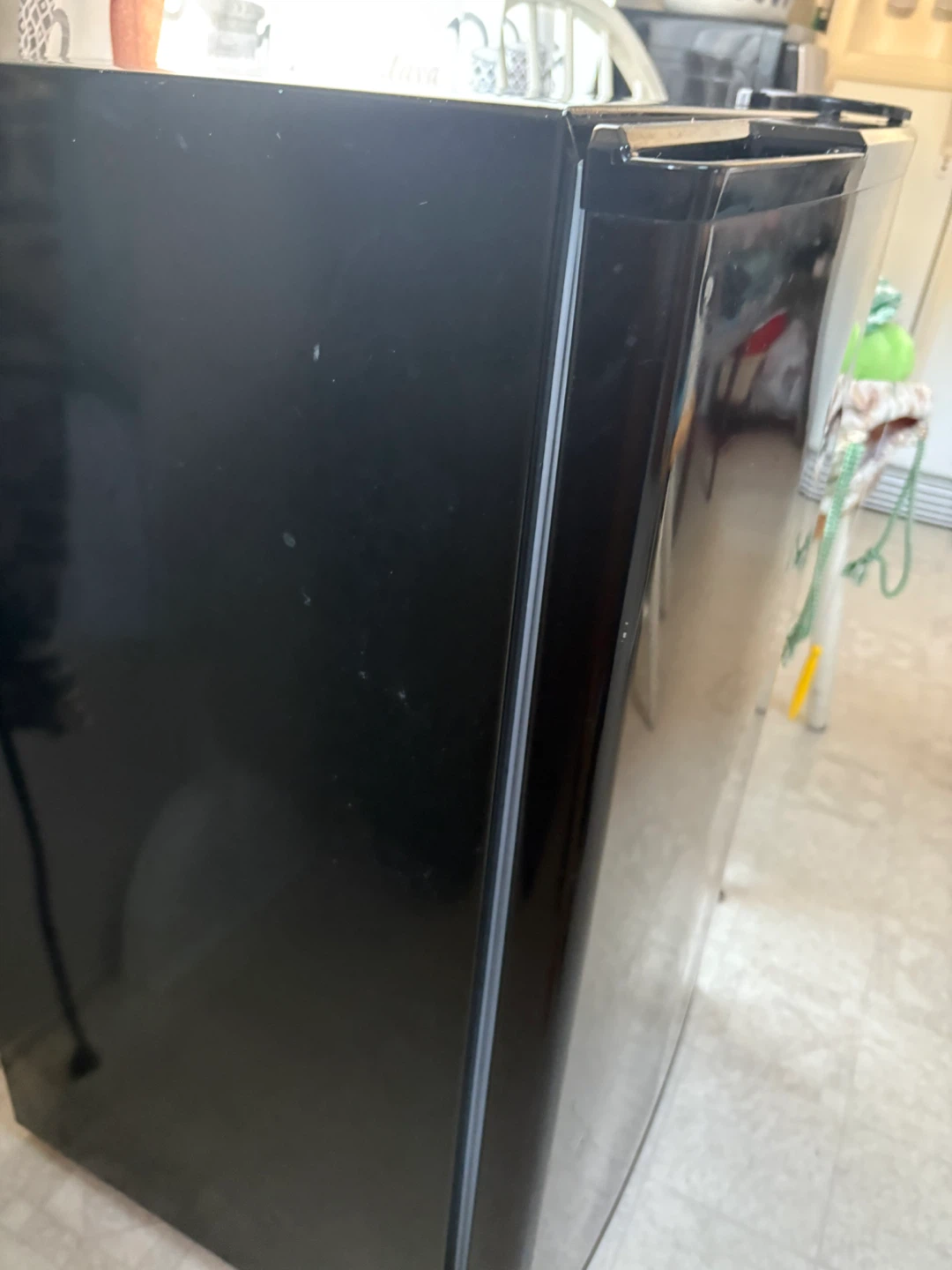 Tatung TR-55D Mini Refrigerator - Black - photo 2