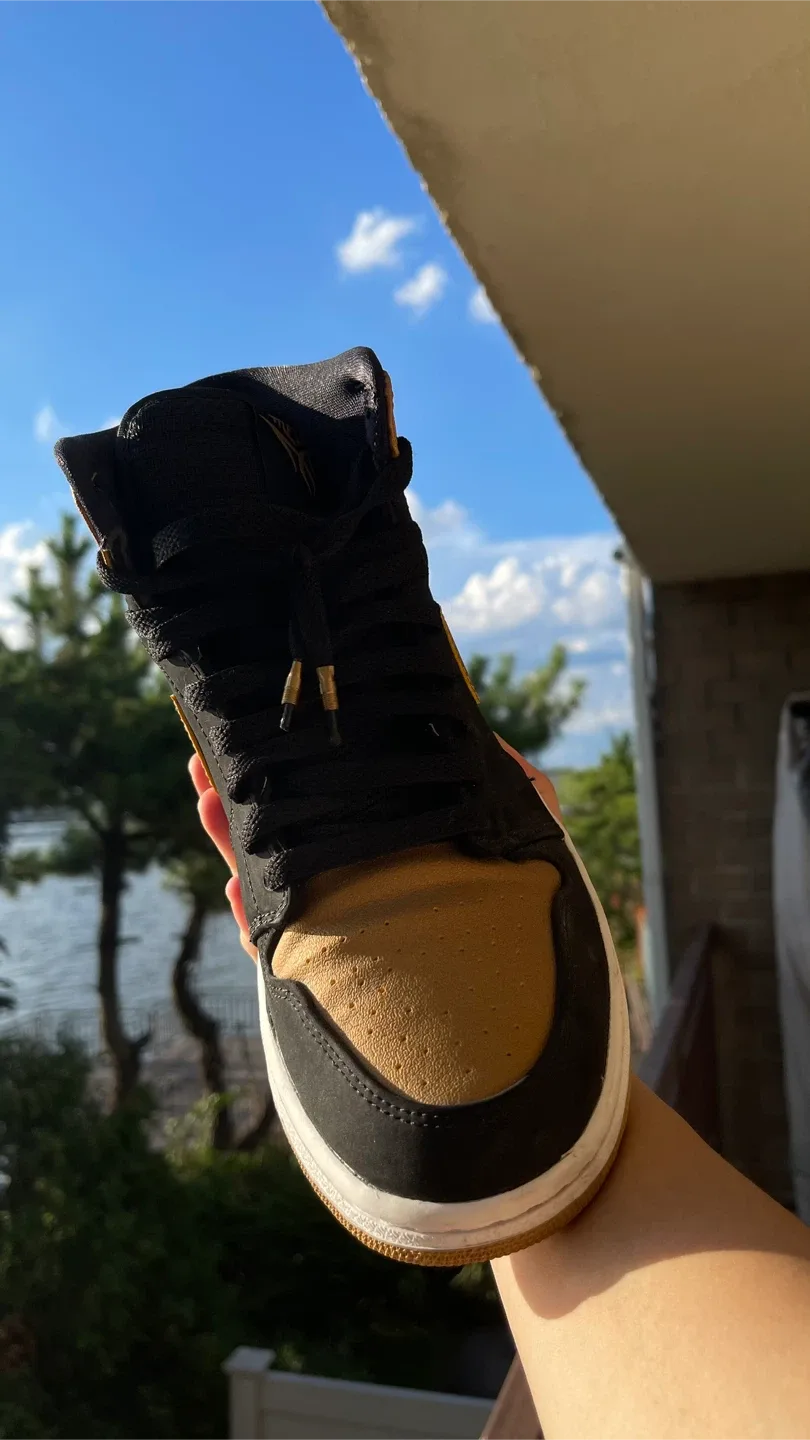 Carmelo Anthony Jordan 1s image indicator(2)