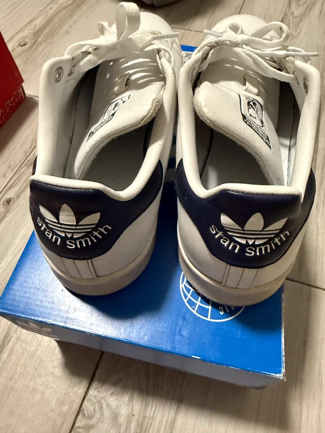 Adidas Stan Smith White Sneakers - US Size 9 image indicator(3)