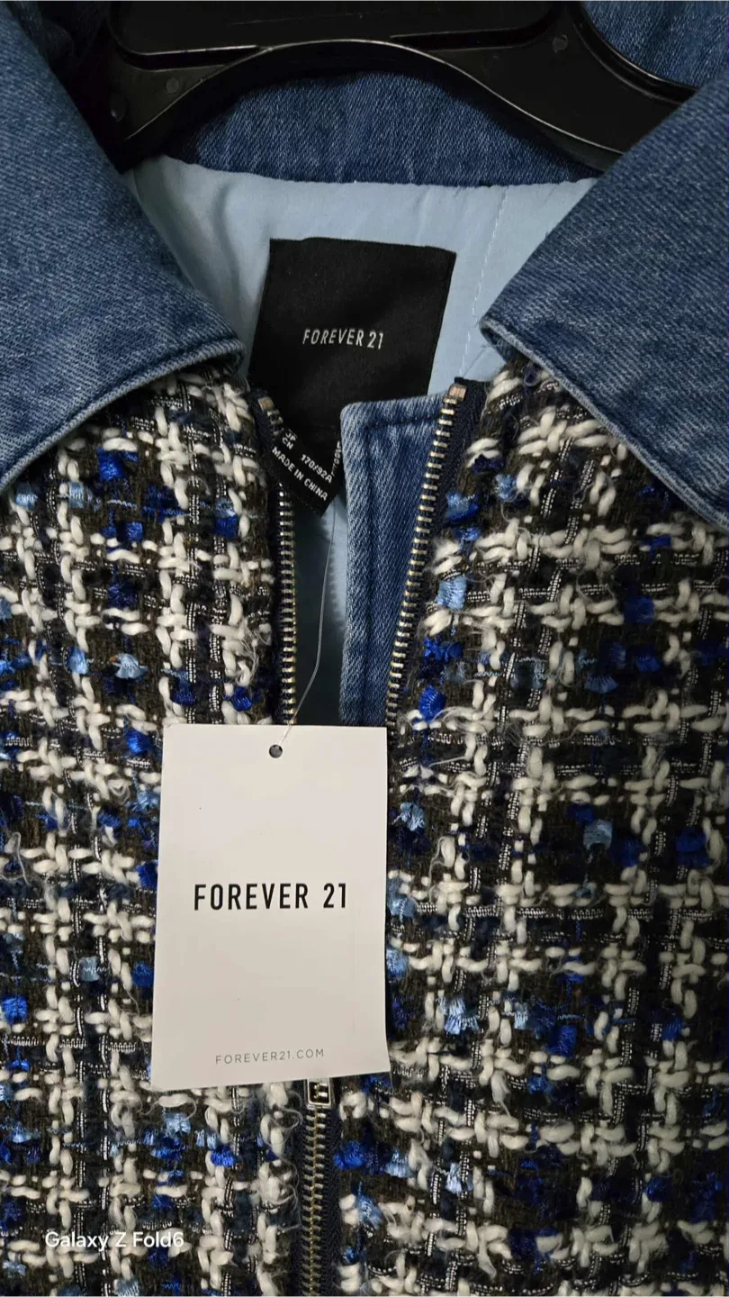 Forever 21 Casual Jacket/LS Navy/Multi - Size L image indicator(2)