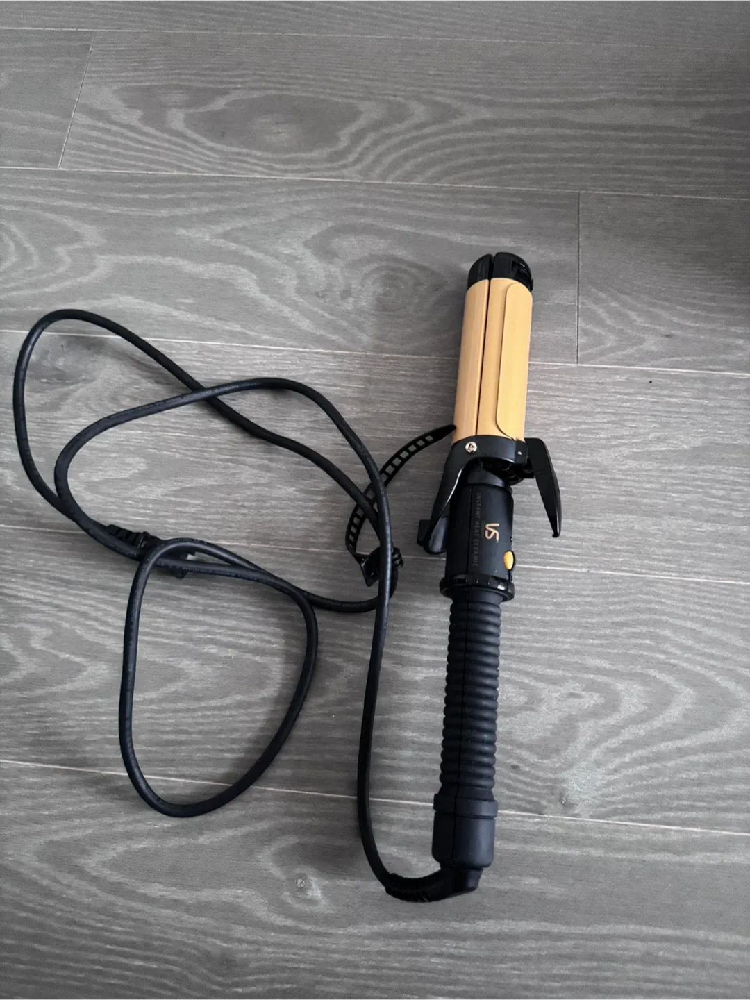 Hair Styling Tools - Curling Irons Straightener image indicator(4)