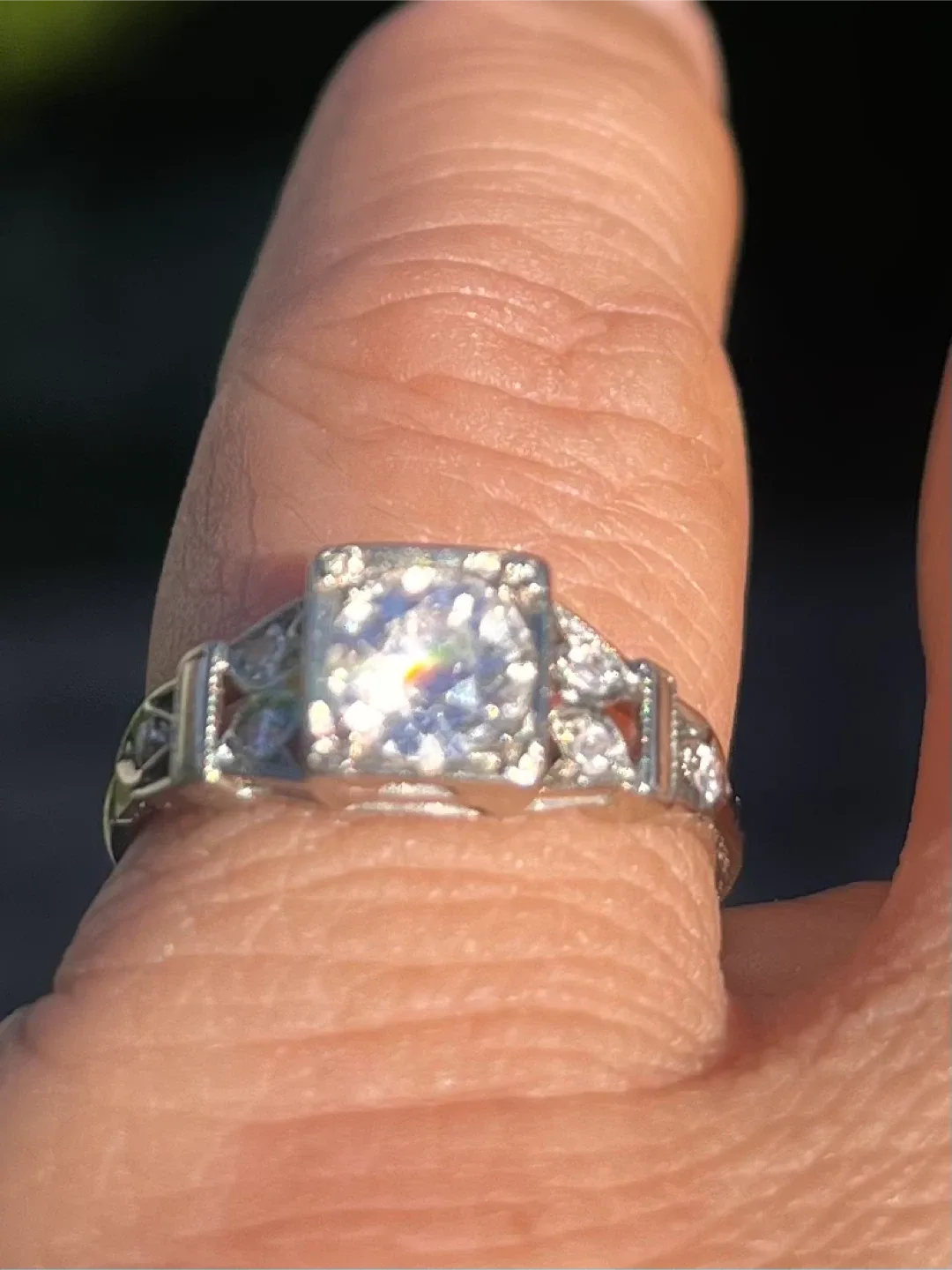 Antique Diamond Engagement Ring image indicator(4)