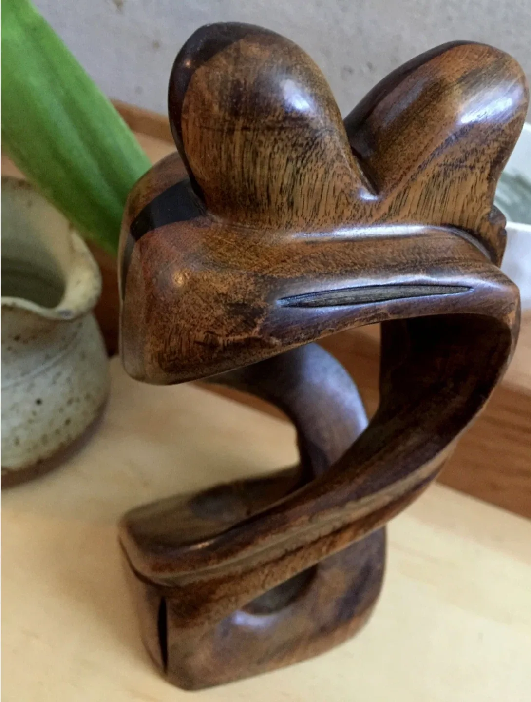 Vintage LOVERS Wooden Sculpture image indicator(2)