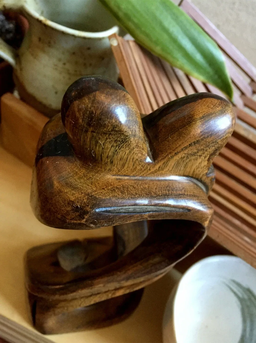 Vintage LOVERS Wooden Sculpture image indicator(4)