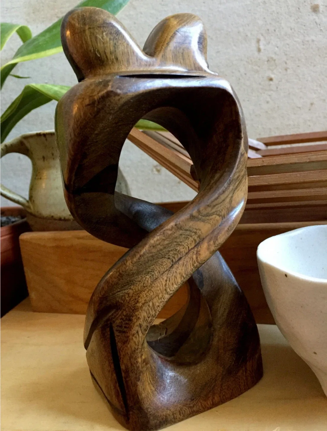 Vintage LOVERS Wooden Sculpture image indicator(3)