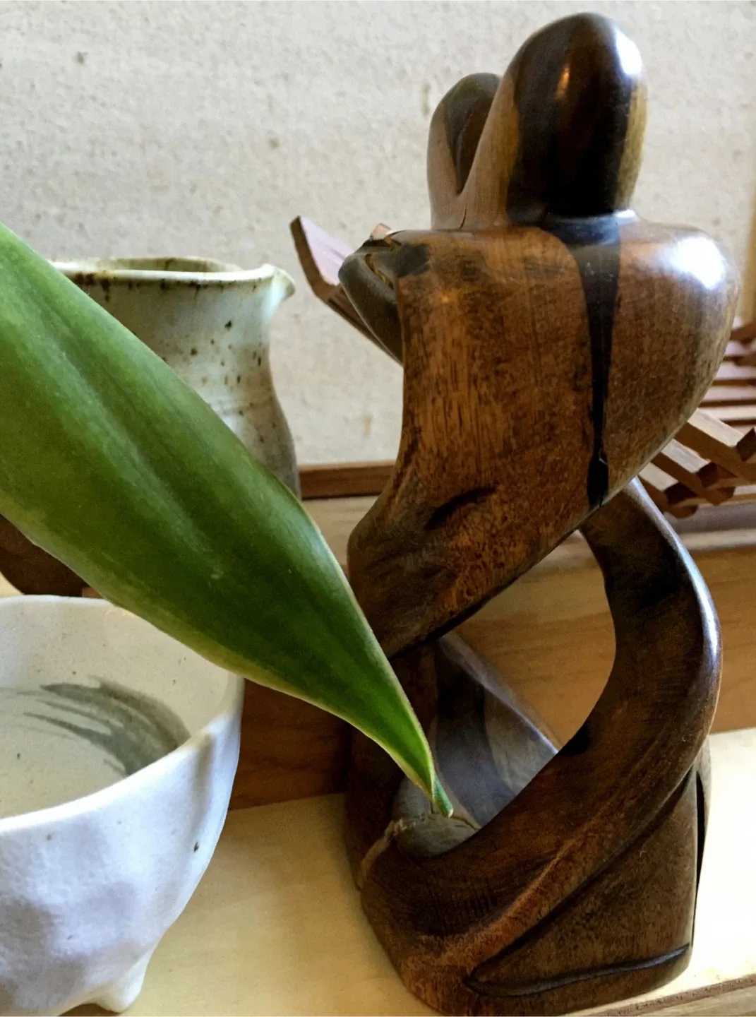 Vintage LOVERS Wooden Sculpture image indicator(5)