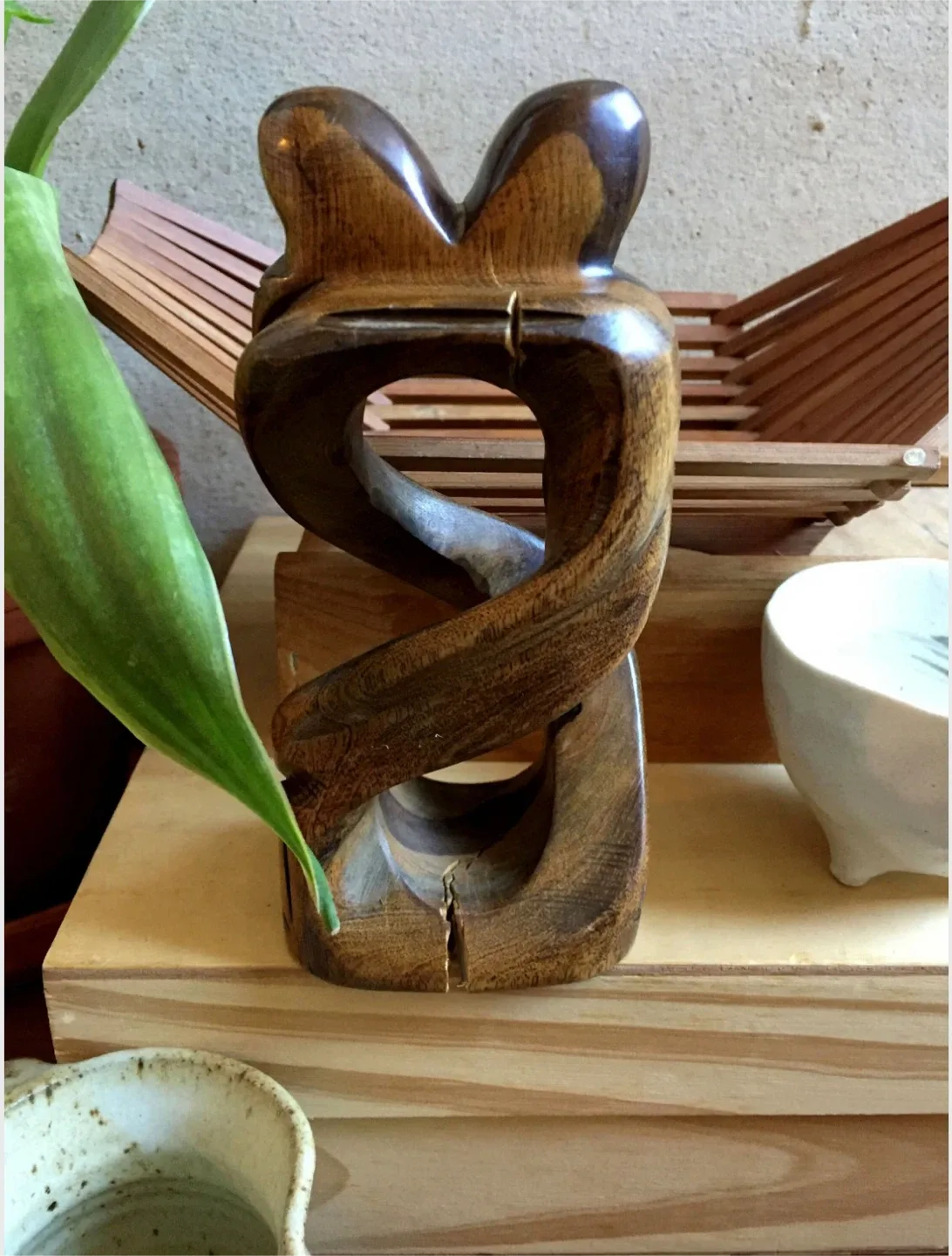 Vintage LOVERS Wooden Sculpture image indicator(8)