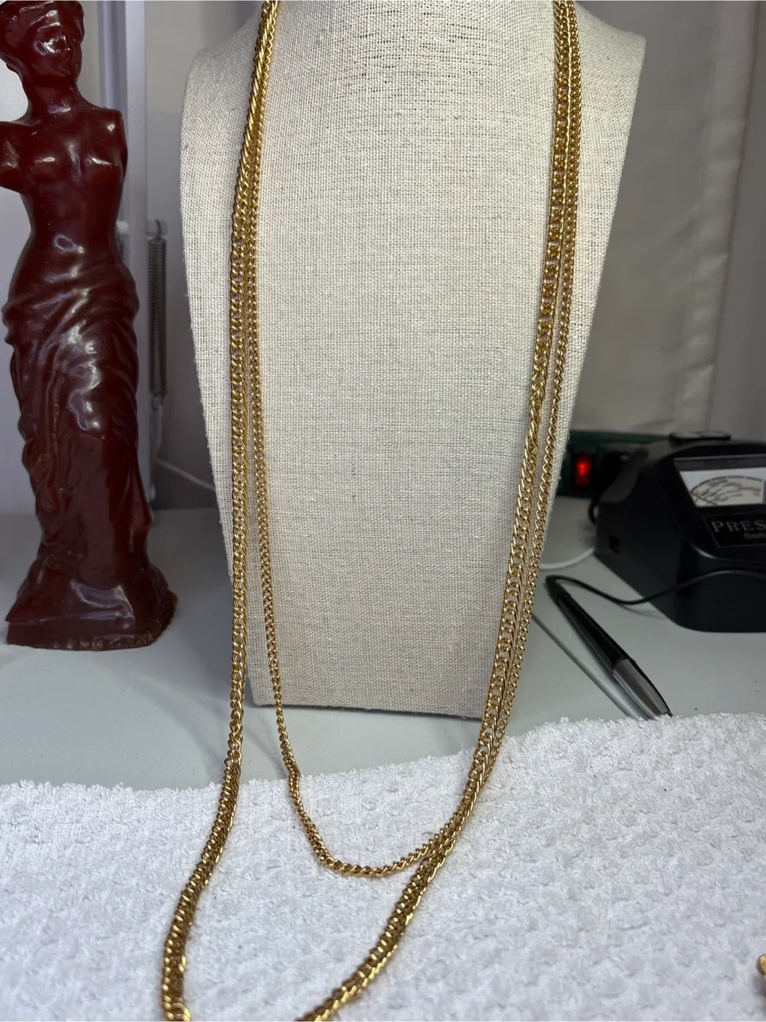 Vintage Gold Tone Jewelry Lot image indicator(7)