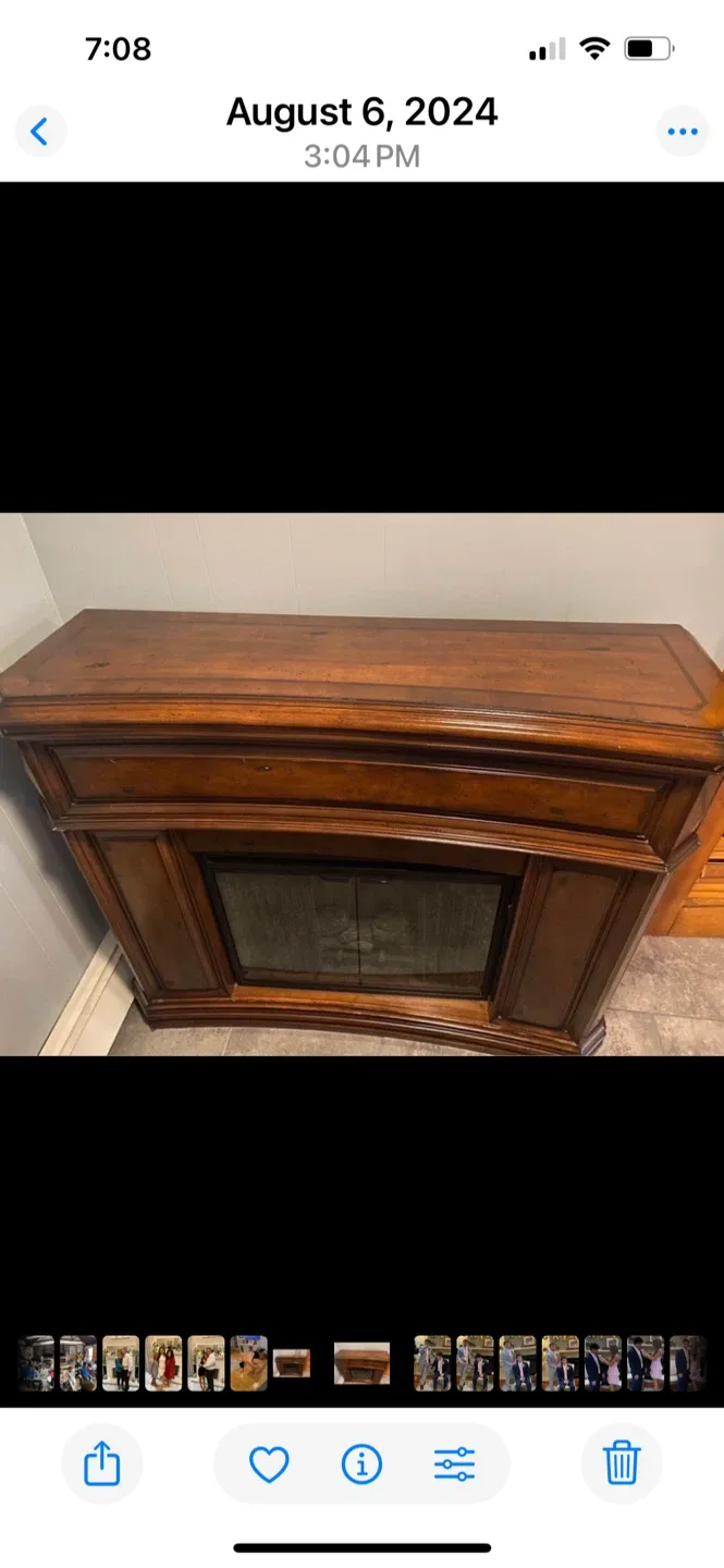 Brown Fireplace Mantel image indicator(2)