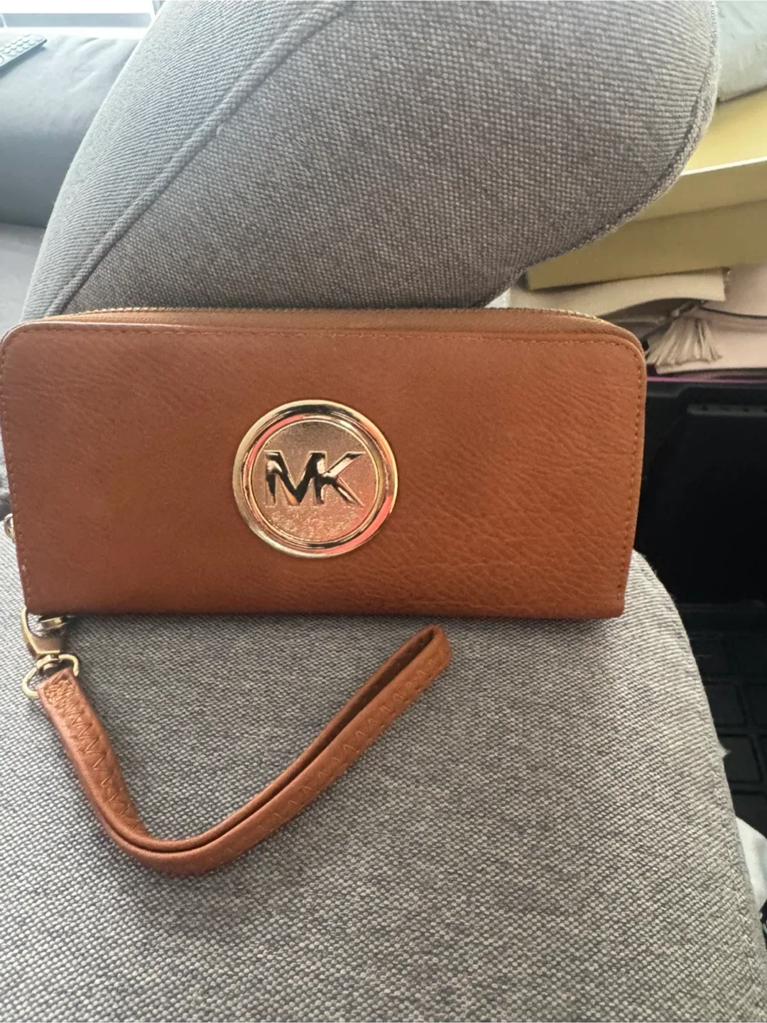 Michael Kors Fulton Black Wallet image indicator(3)