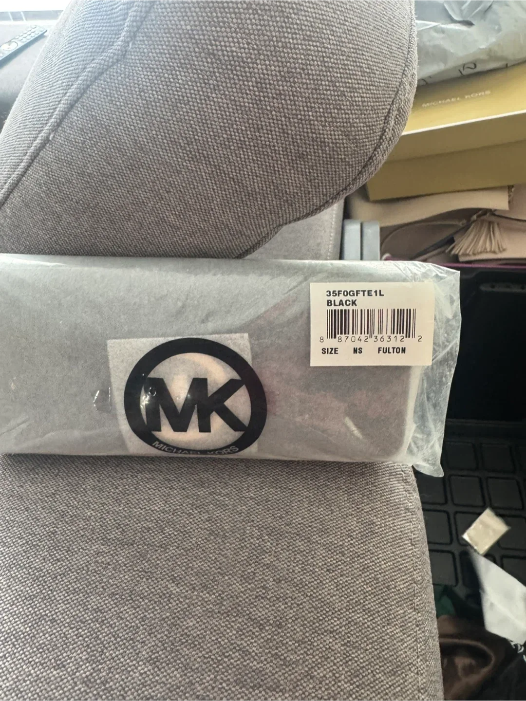 Michael Kors Fulton Black Wallet image indicator(2)