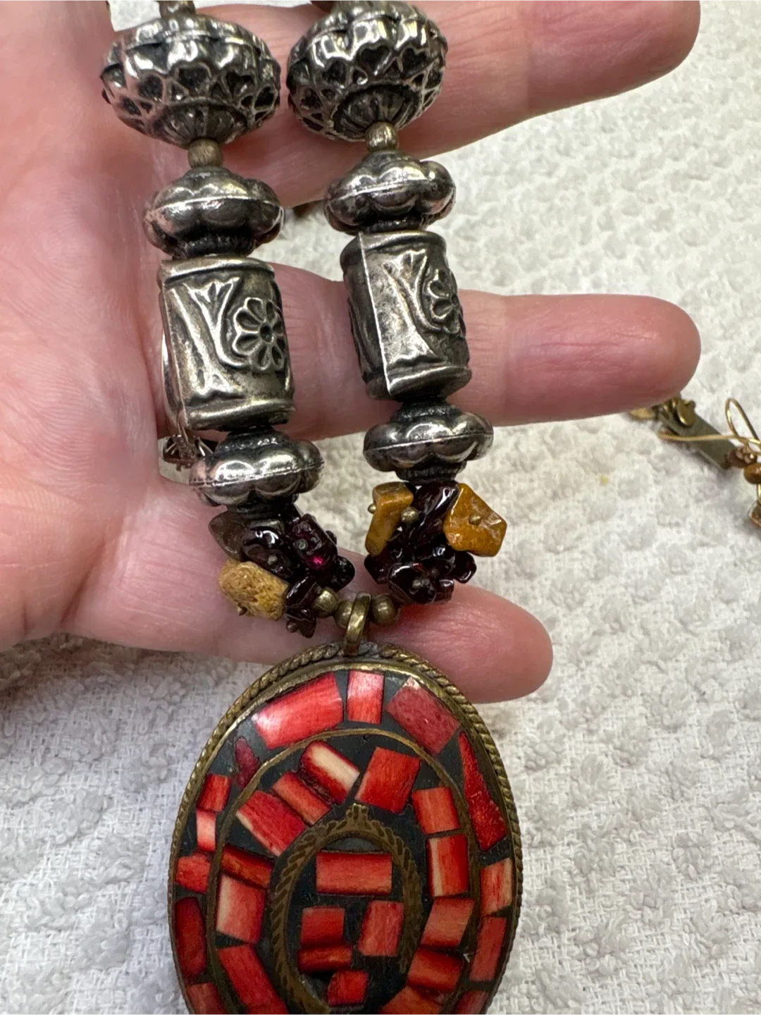 Silver tone necklace with coral inlay & Jasper. image indicator(3)