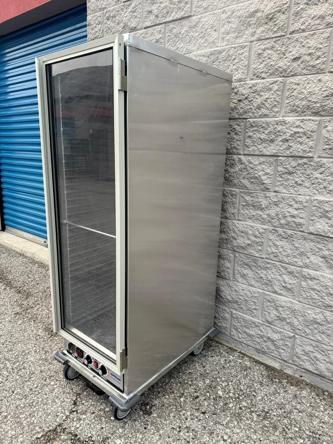 Omcan Heated Proofer Cabinet image indicator(2)