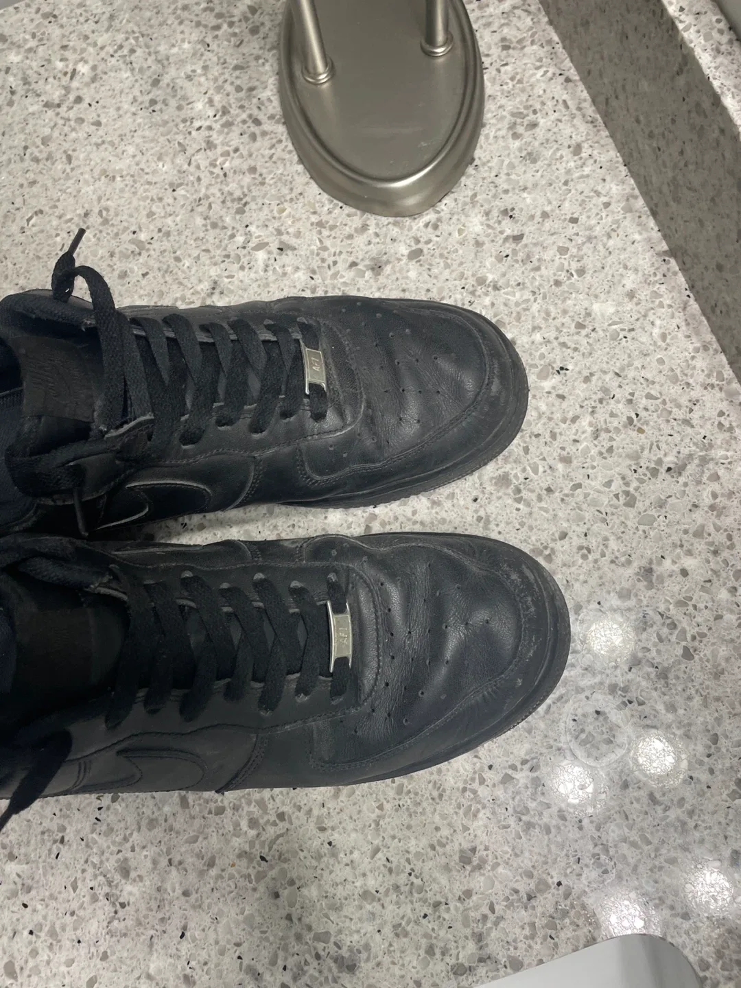 Nike Air Force 1, Black image indicator(3)