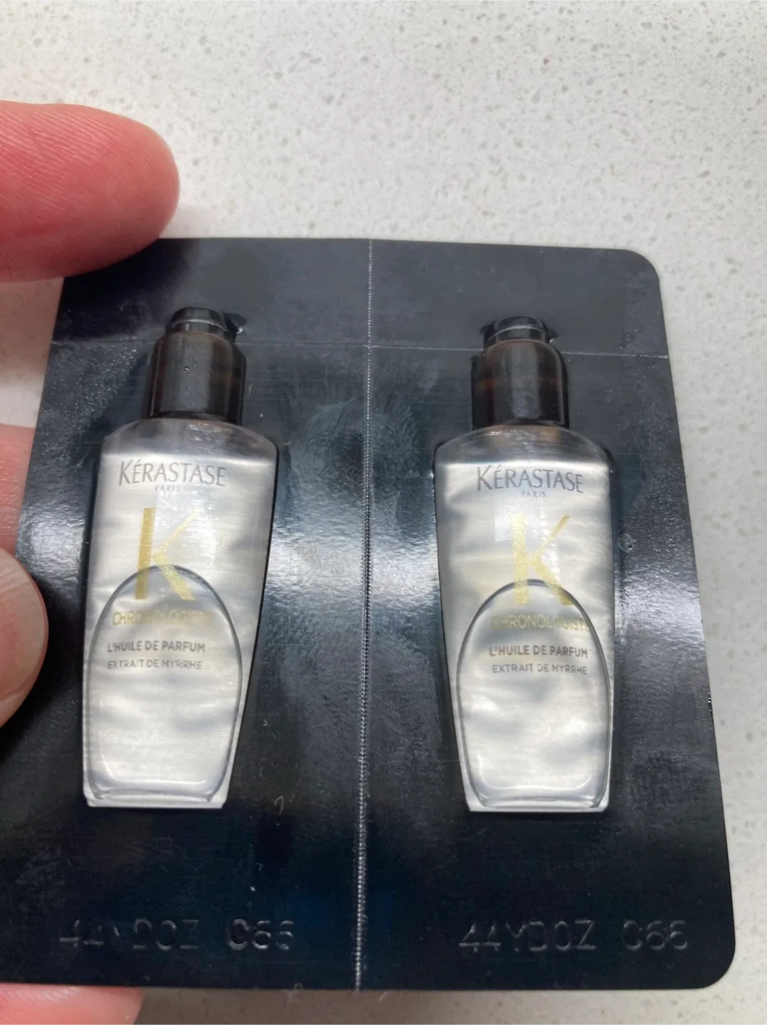 4 Kérastase Elixir Ultime & Chronologiste Hair Oil Samples thumbnail