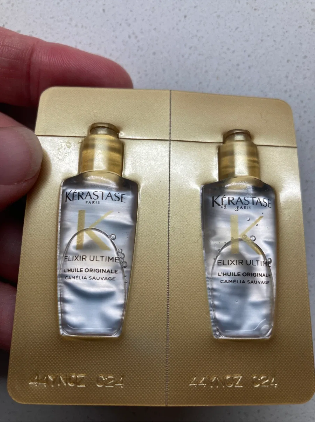 4 Kérastase Elixir Ultime & Chronologiste Hair Oil Samples image indicator(2)