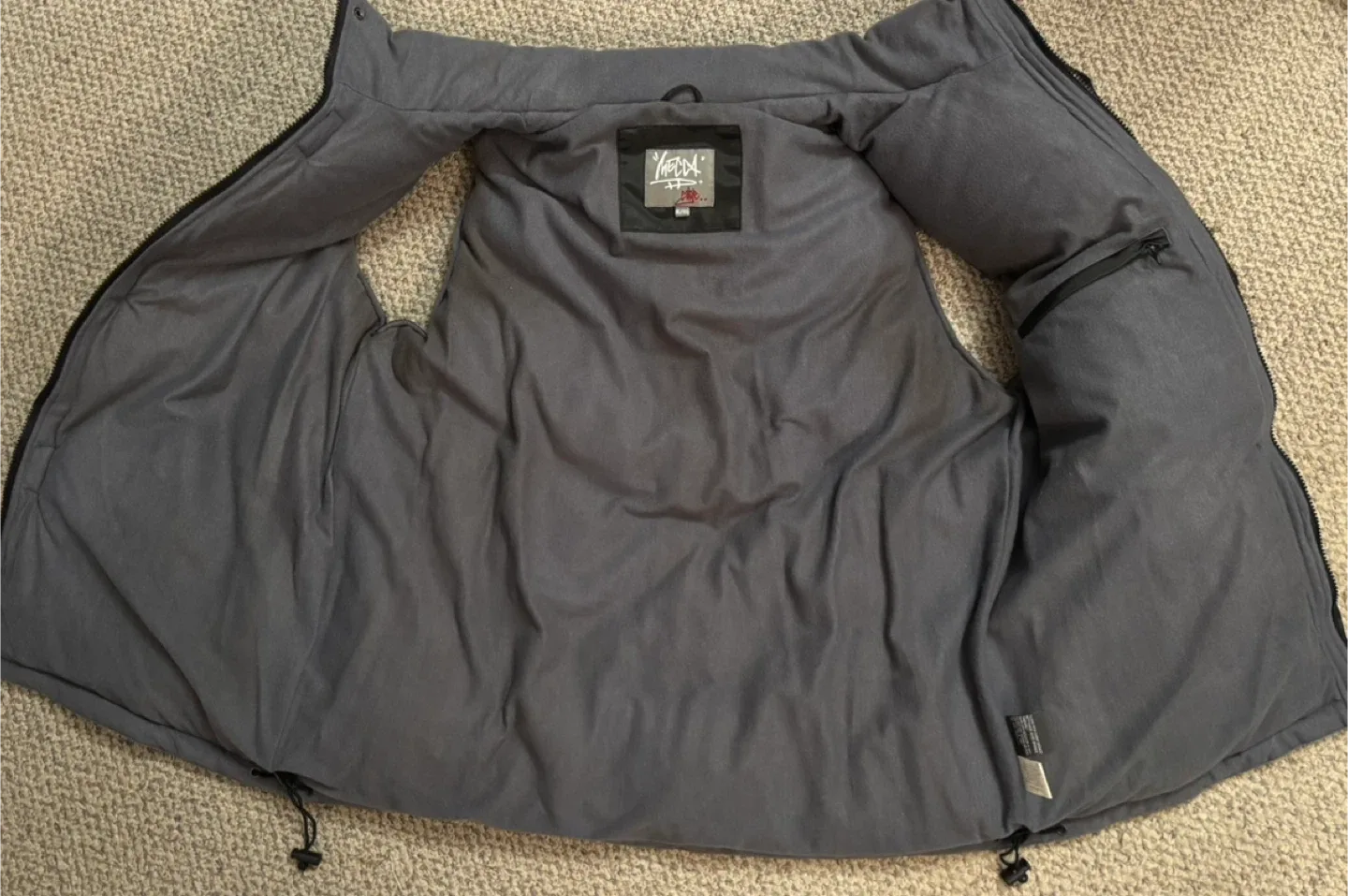 Mecca XL Black Puffer Vest image indicator(3)