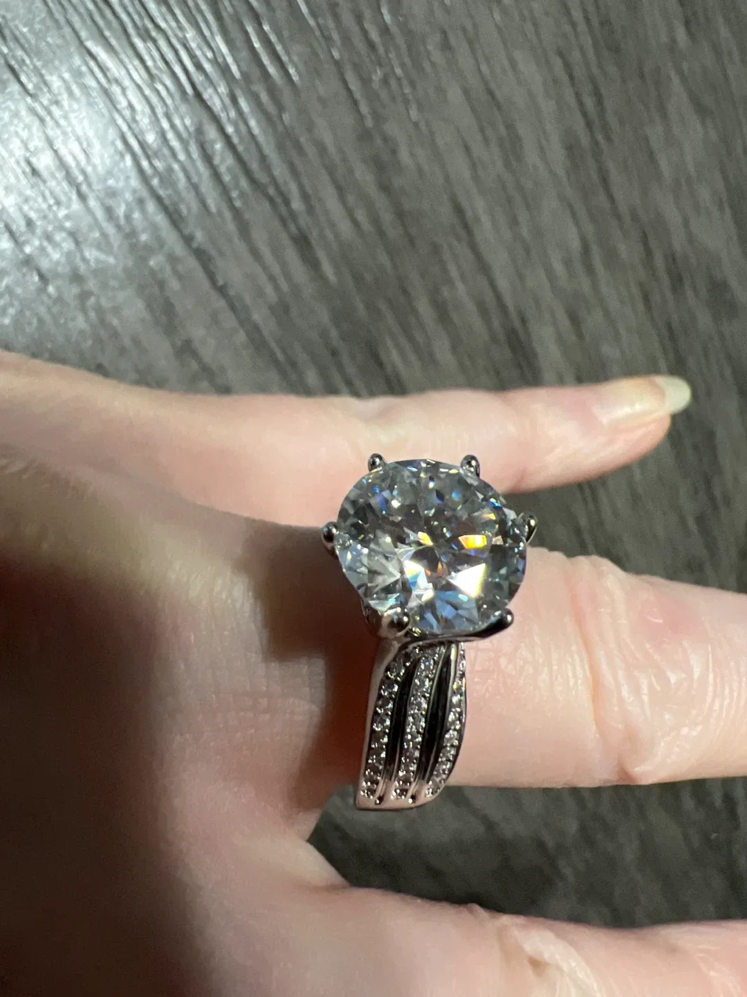 Moissanite Ring Size 7, Color D image indicator(4)