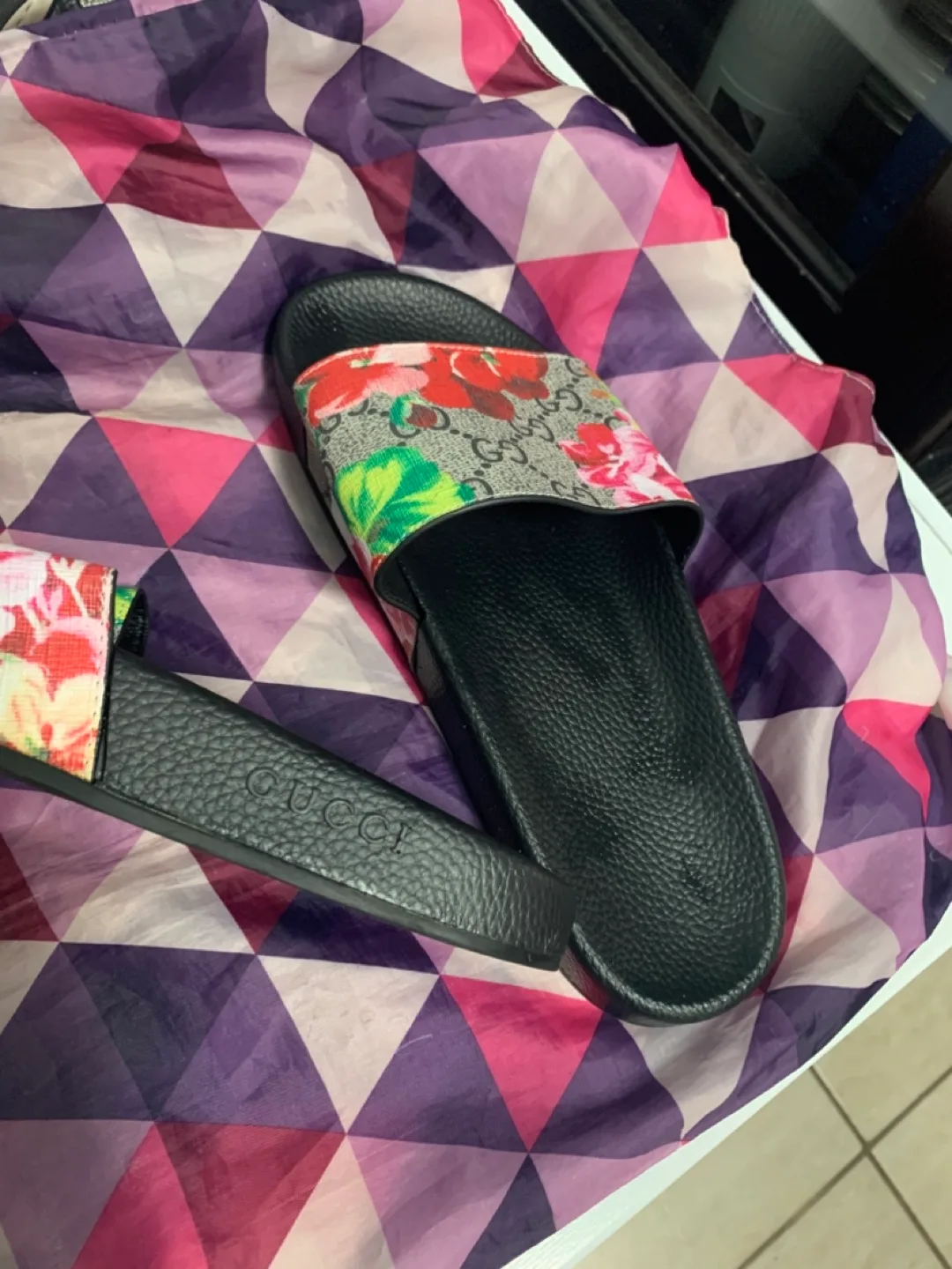 Gucci Floral Slides - Size 41 image indicator(2)