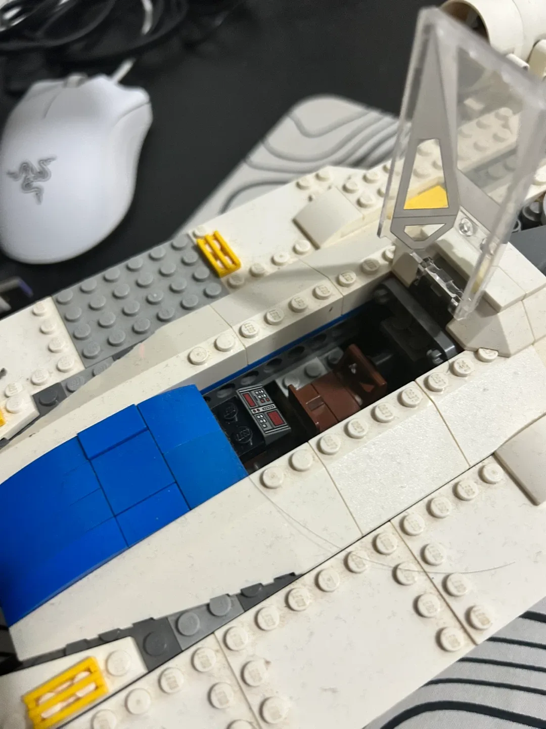 LEGO Star Wars U-Wing Fighter Set image indicator(4)
