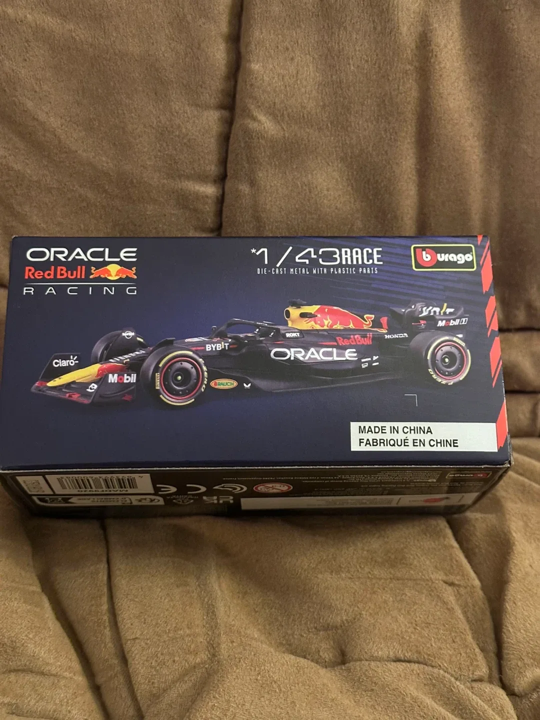 Burago Red Bull Racing RB19 1/43 Scale image indicator(3)