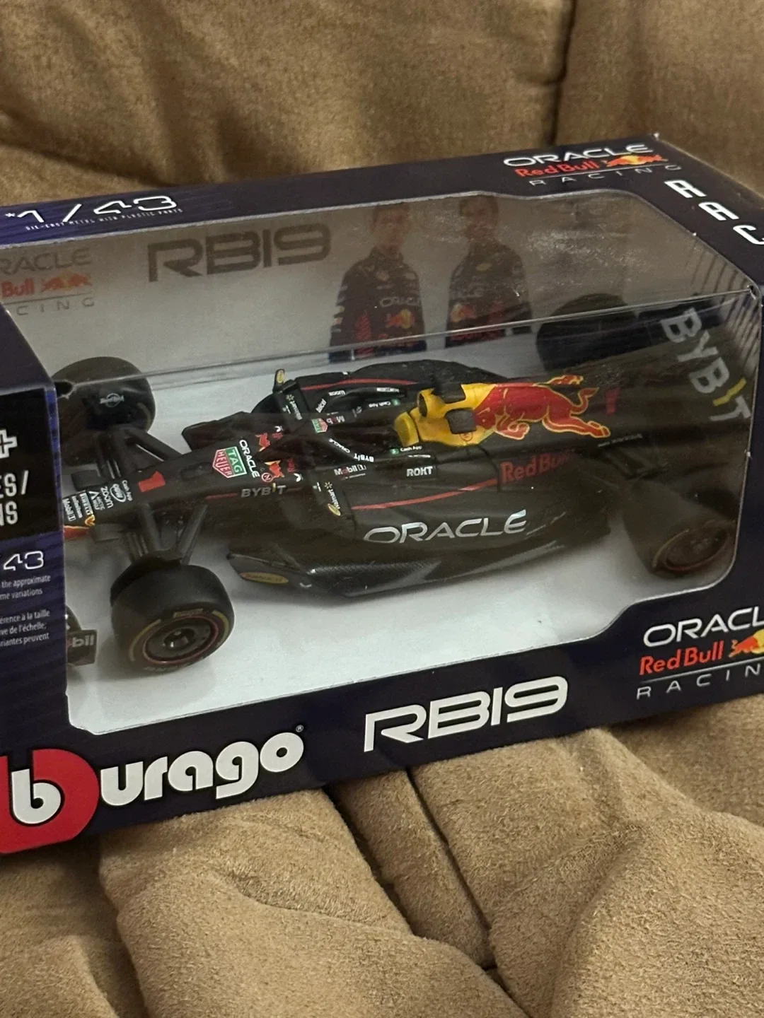 Burago Red Bull Racing RB19 1/43 Scale image indicator(4)