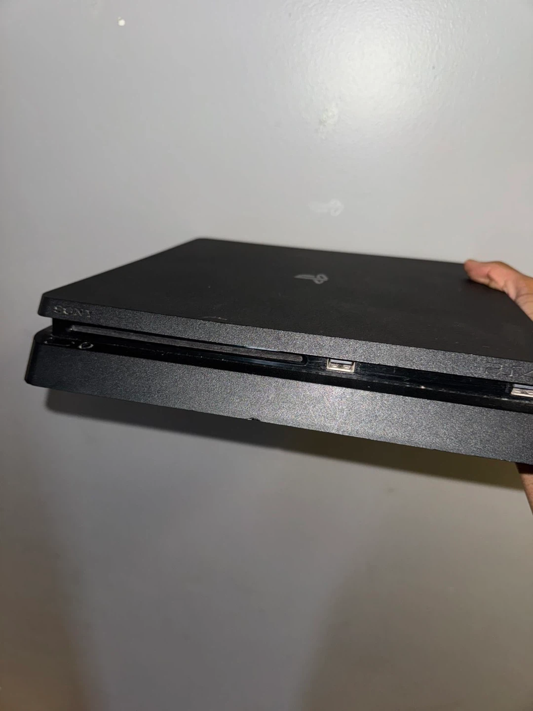 Ps4 Slim With 2 controllers
