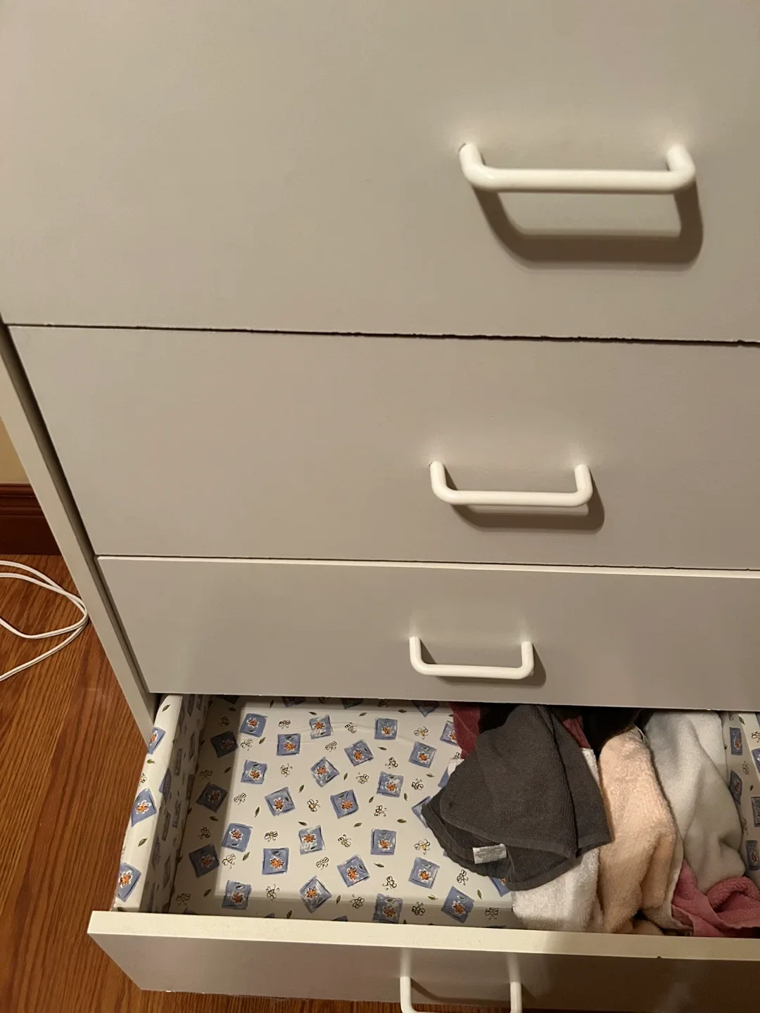 White 5-Drawer Dresser image indicator(7)