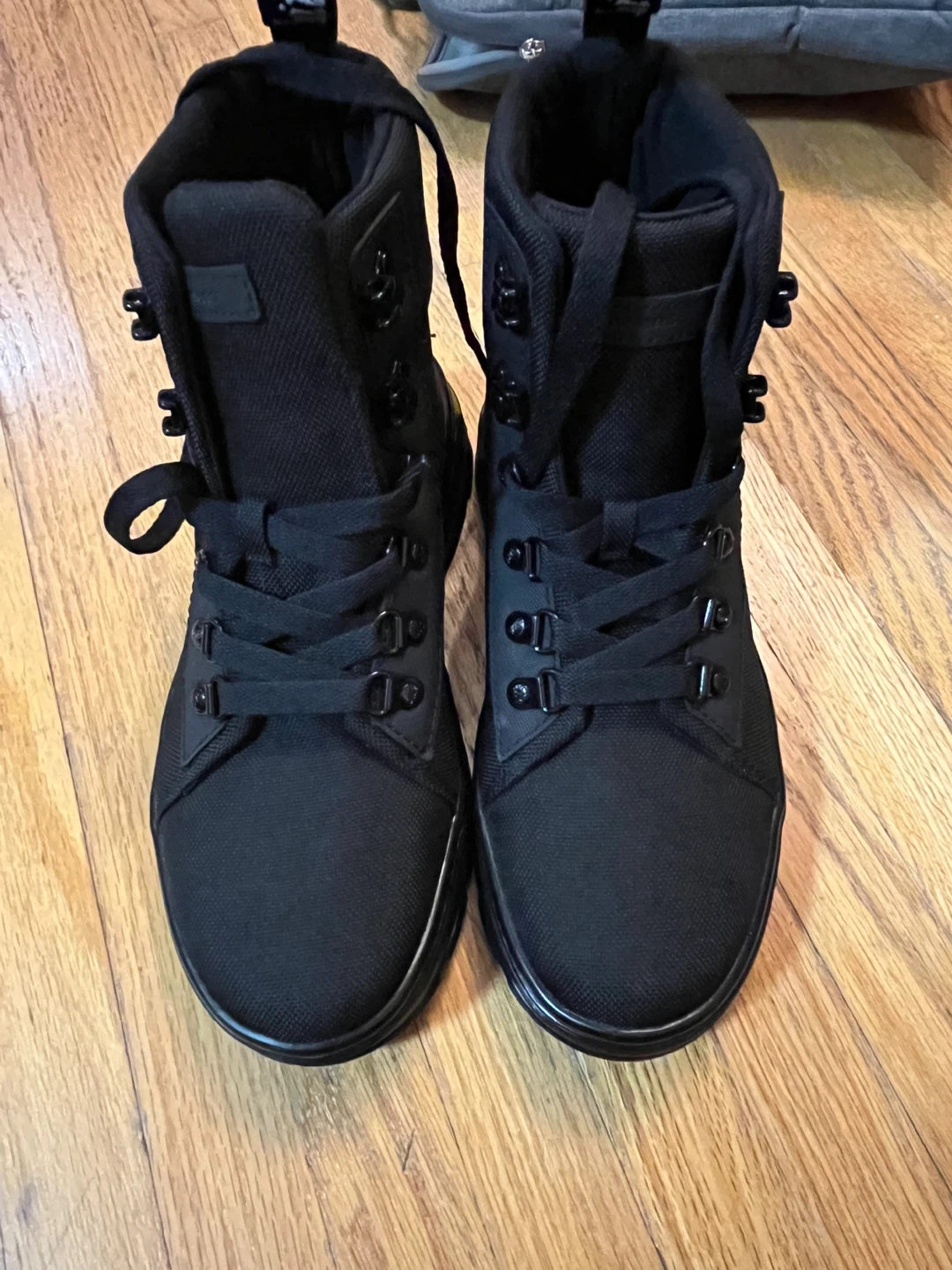 Dr. Martens Combs W Black Boots -Size 8 US