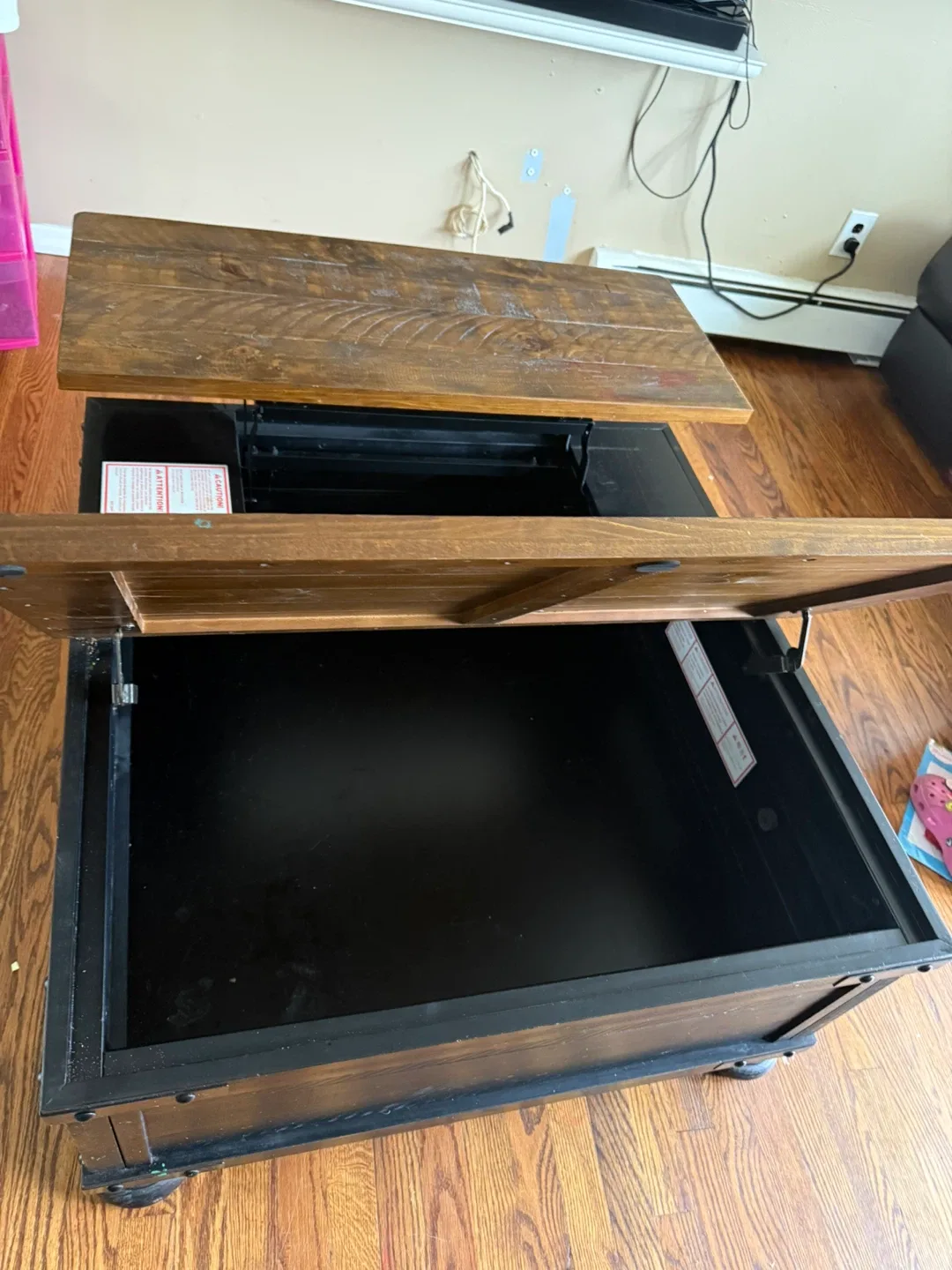 Wooden Lift Top Coffee Table image indicator(5)