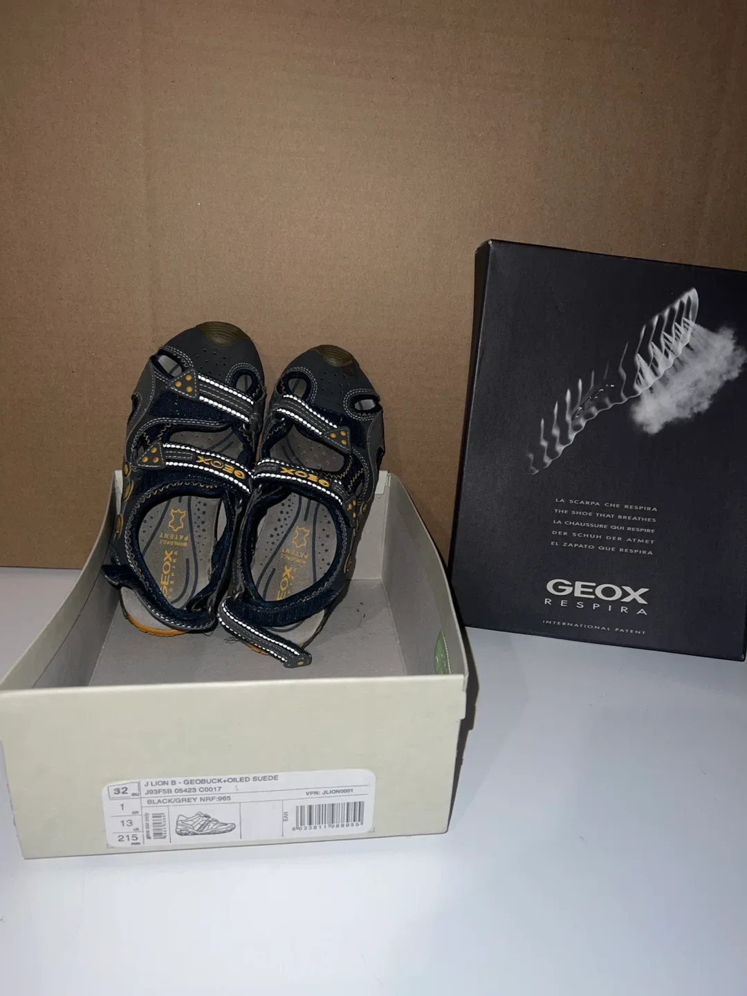 Geox J Lion B Sandals Size 13 Kids - With Box image indicator(3)