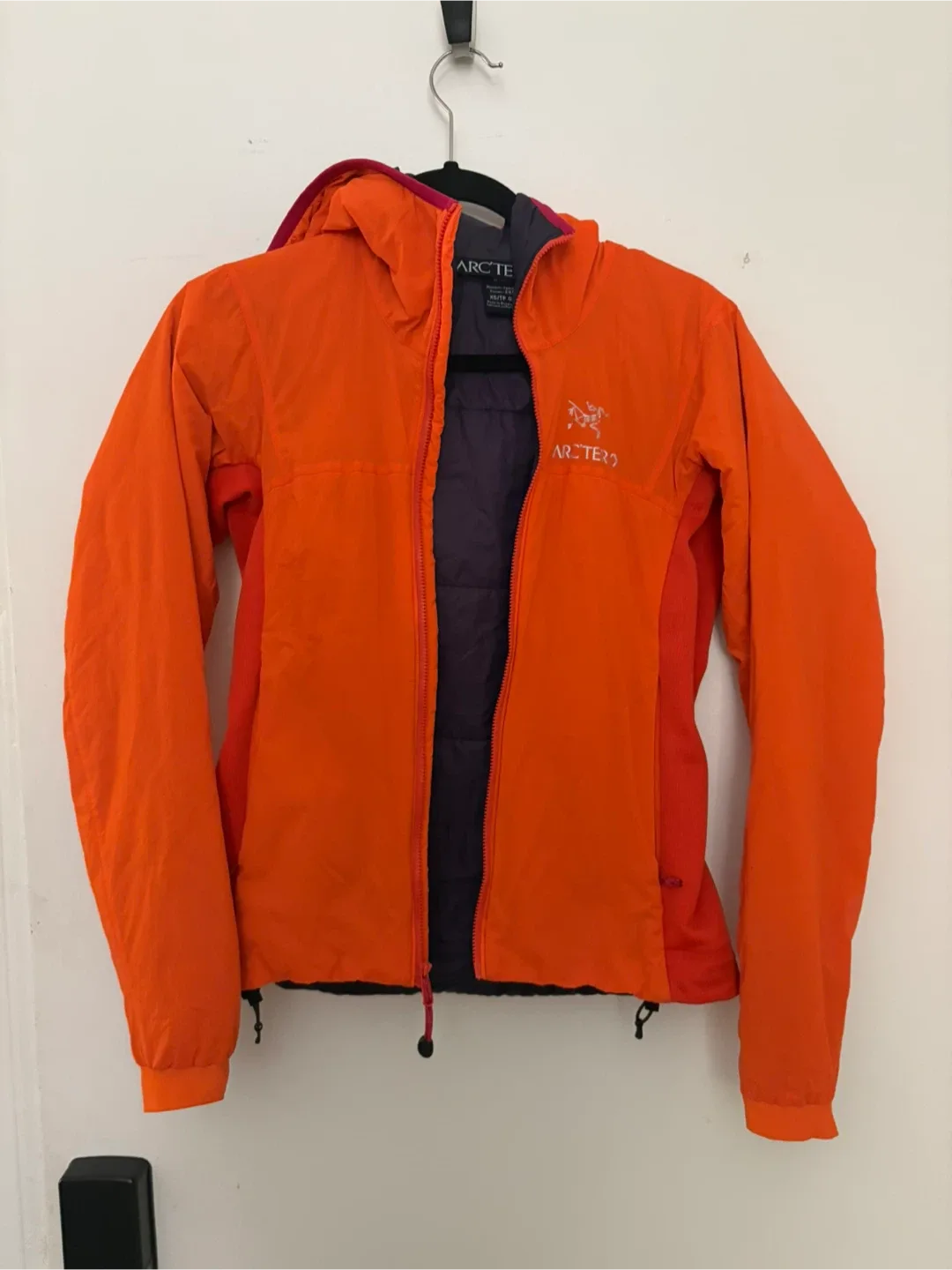 Arc'teryx Women's Jacket XS Orange image indicator(3)