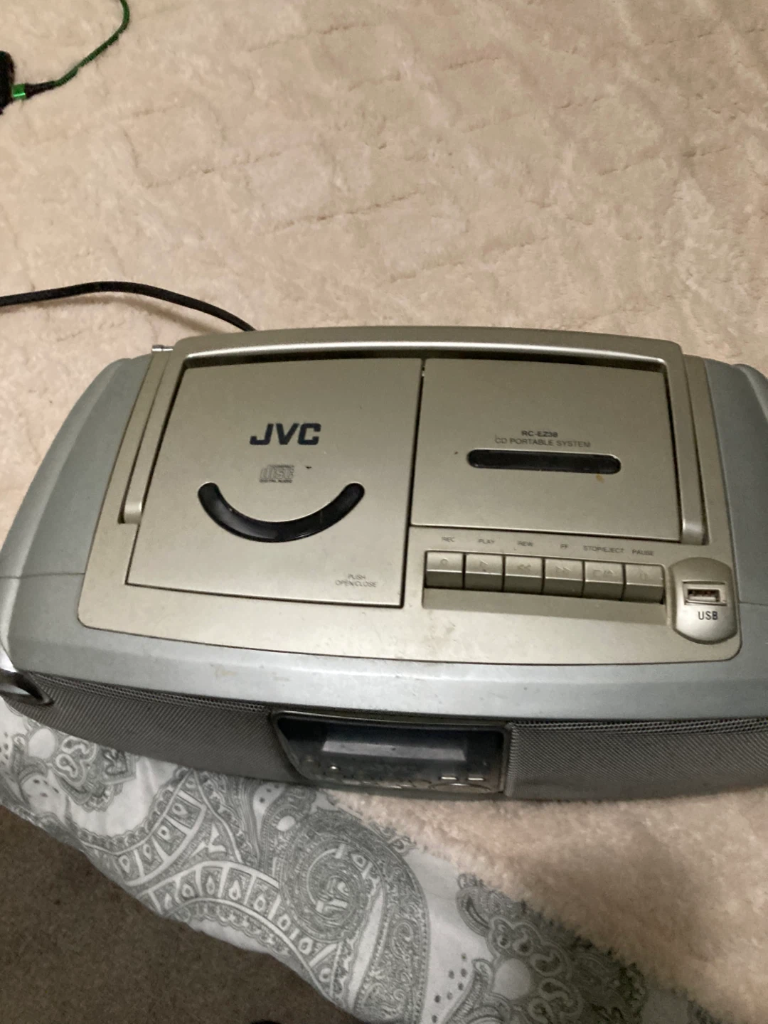 JVC RC-EZ38 CD Radio Cassette System