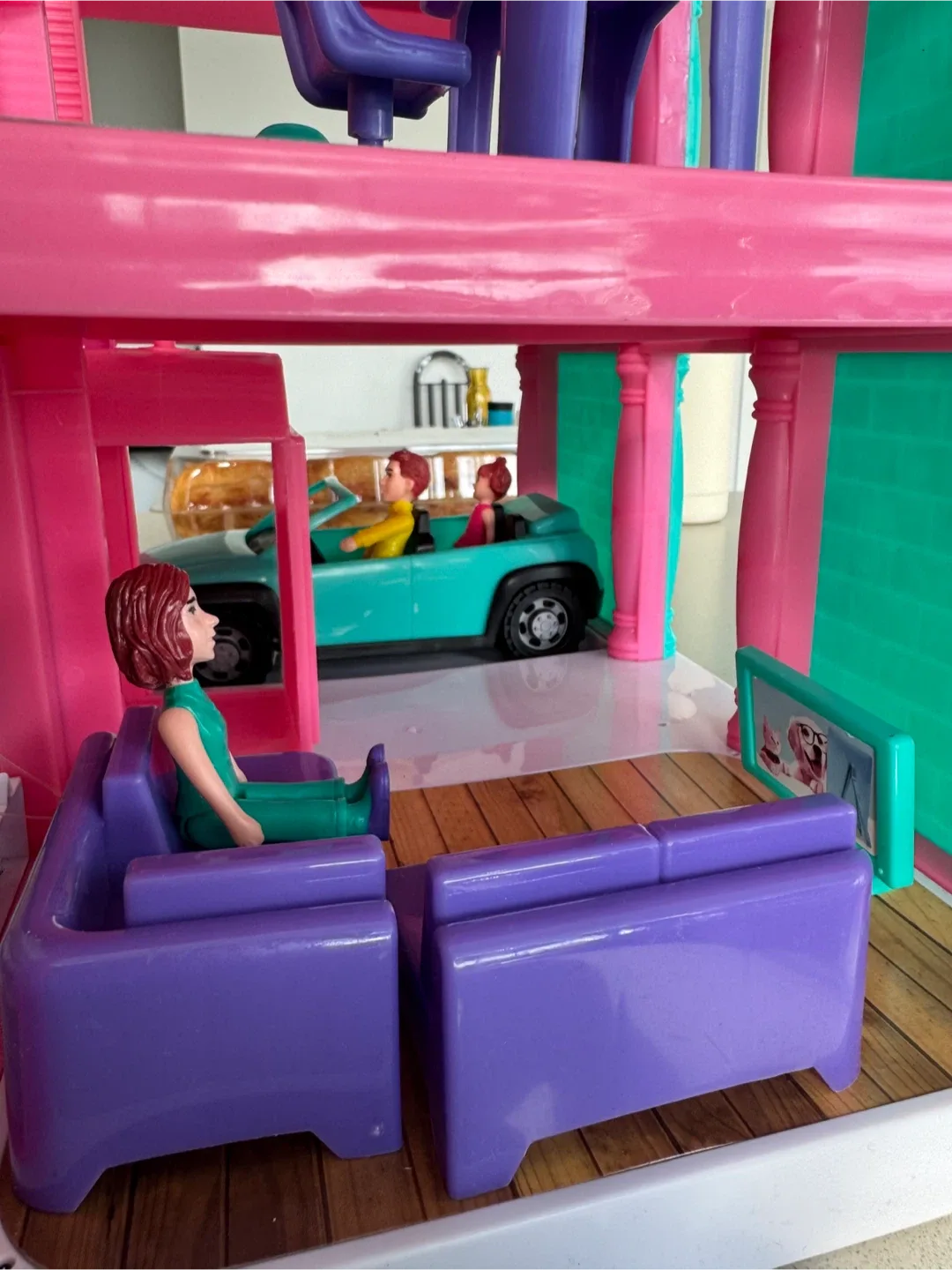 Dollhouse with Furniture image indicator(2)