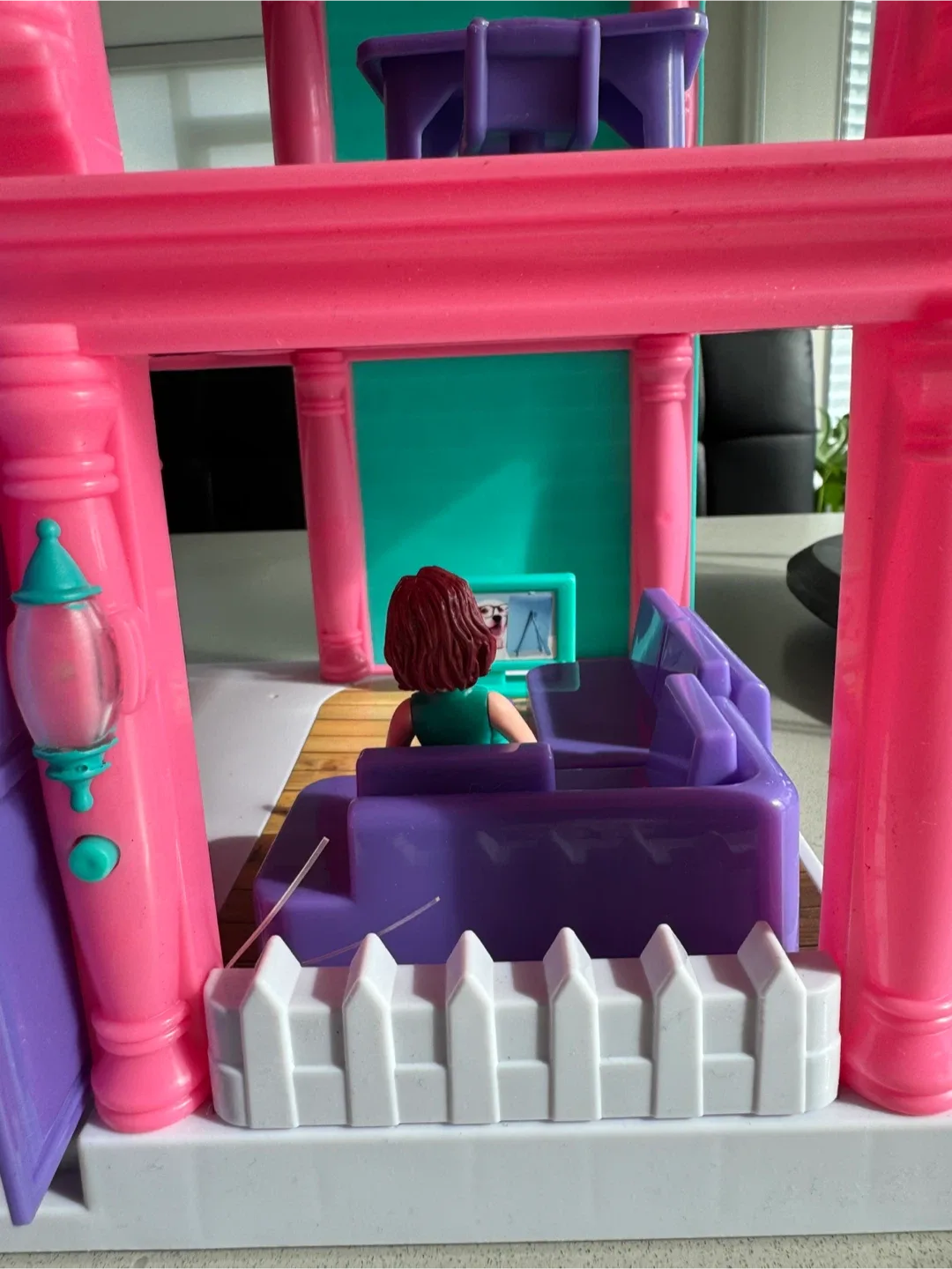 Dollhouse with Furniture image indicator(7)