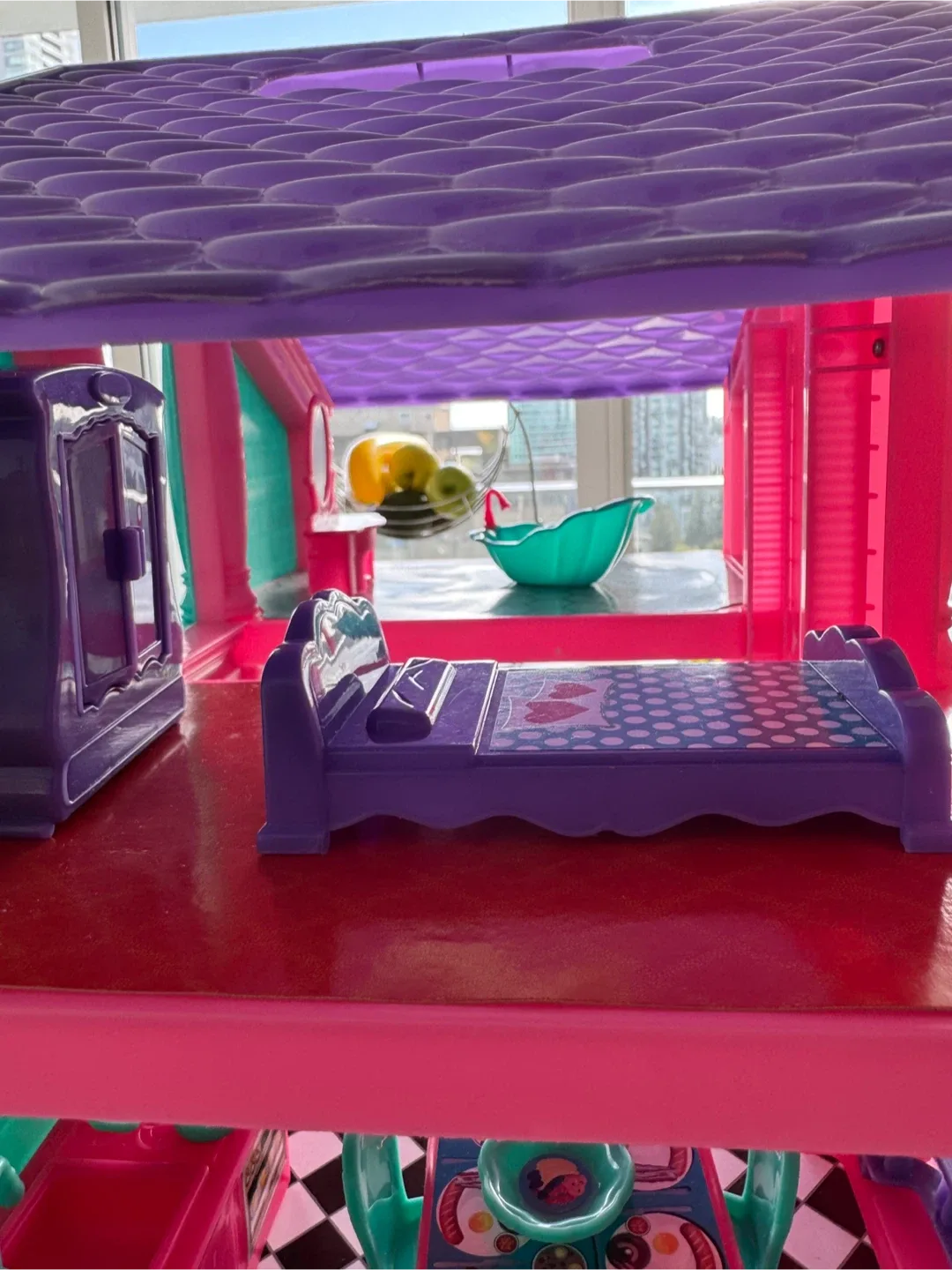 Dollhouse with Furniture image indicator(9)