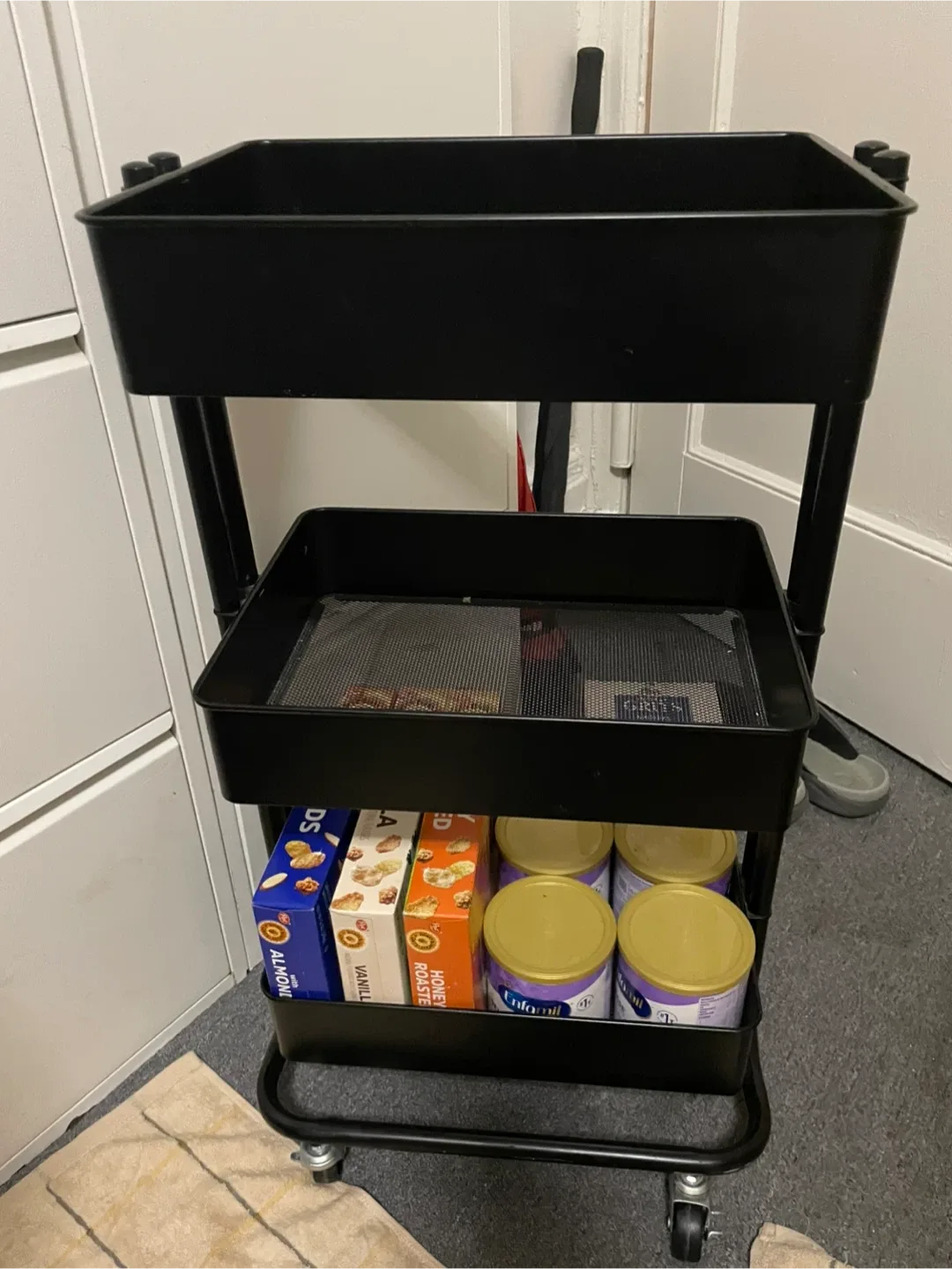 Black Rolling Cart image indicator(2)