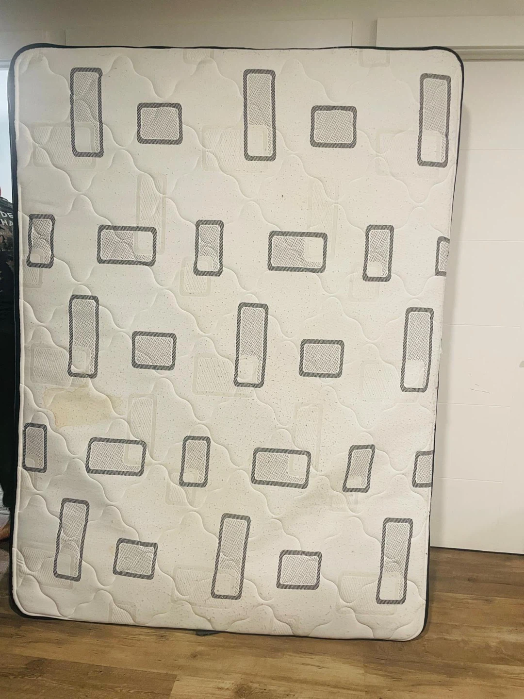 Free Queen Mattress & memory foam also box spring to buy