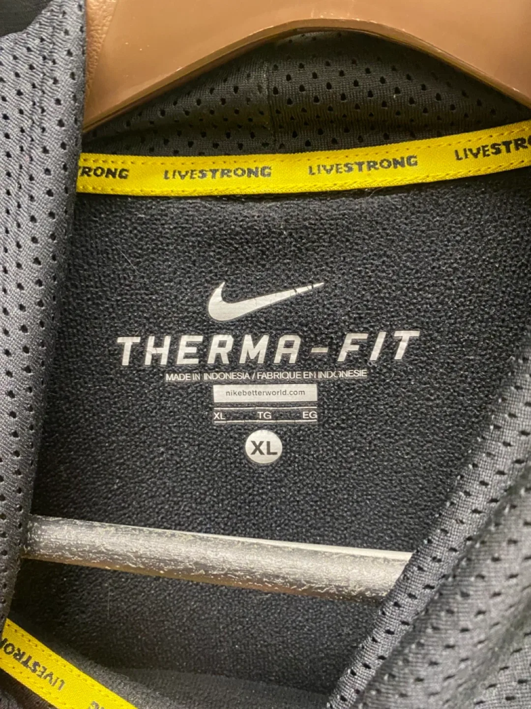 Nike LIVESTRONG Black Hot Pink Thermal Fit Hoodie - XL image indicator(4)