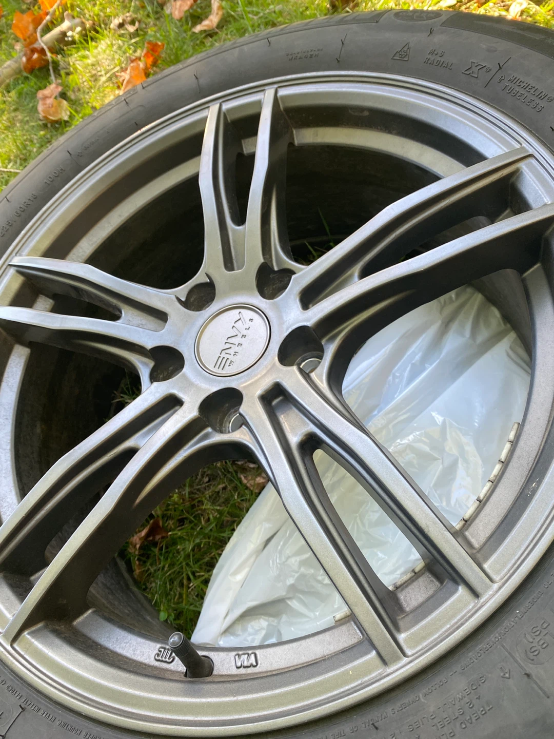 Michelin 225/60R18 Tire with Envy Wheel