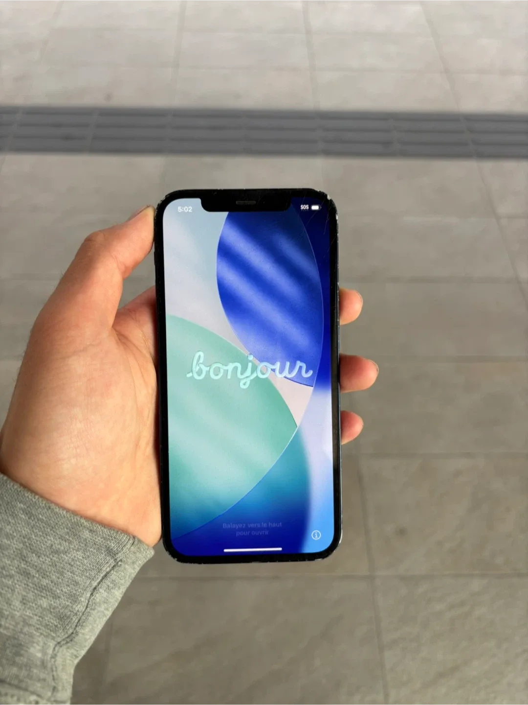 Apple iPhone 12 - 128GB Black image indicator(2)