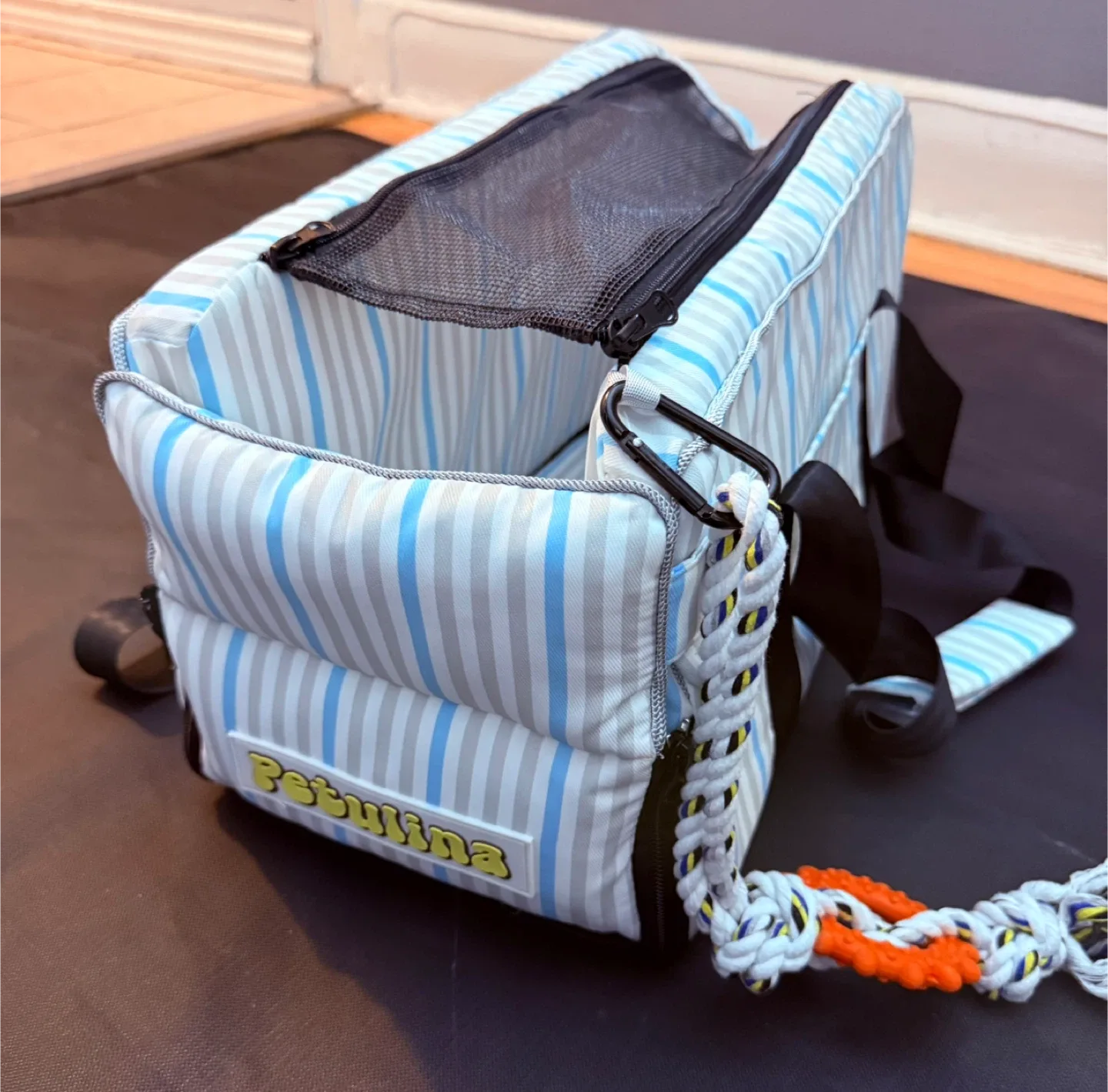 Petulina Dog Car Seat - Small Dog Booster Seat thumbnail