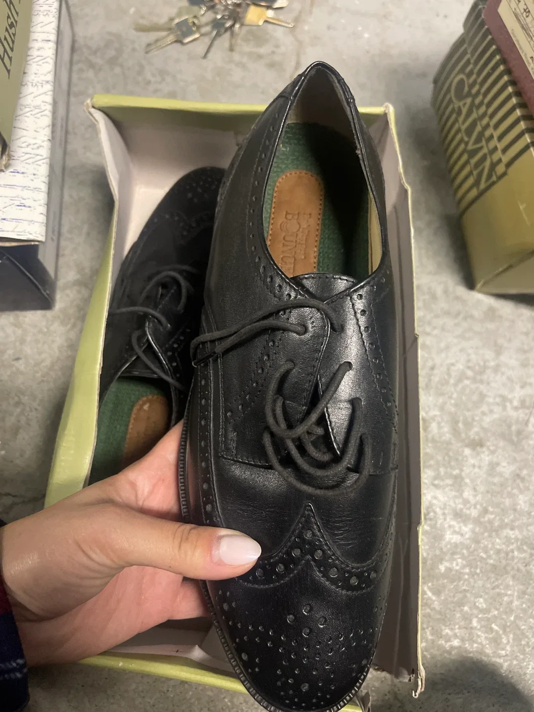 Hush Puppies Black Leather Wingtip Oxford Shoes - Size 8 thumbnail