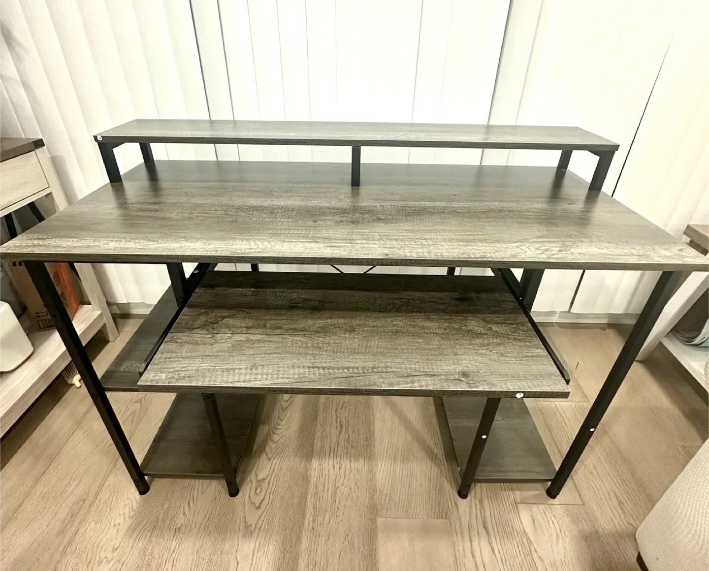 Grey Computer Desk with Keyboard Tray image indicator(3)