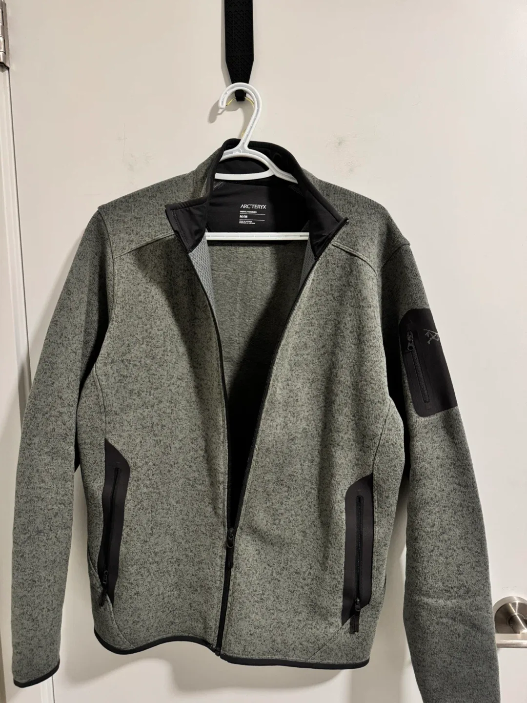 Arc'teryx Men's Covert Cardigan - Medium Grey image indicator(2)