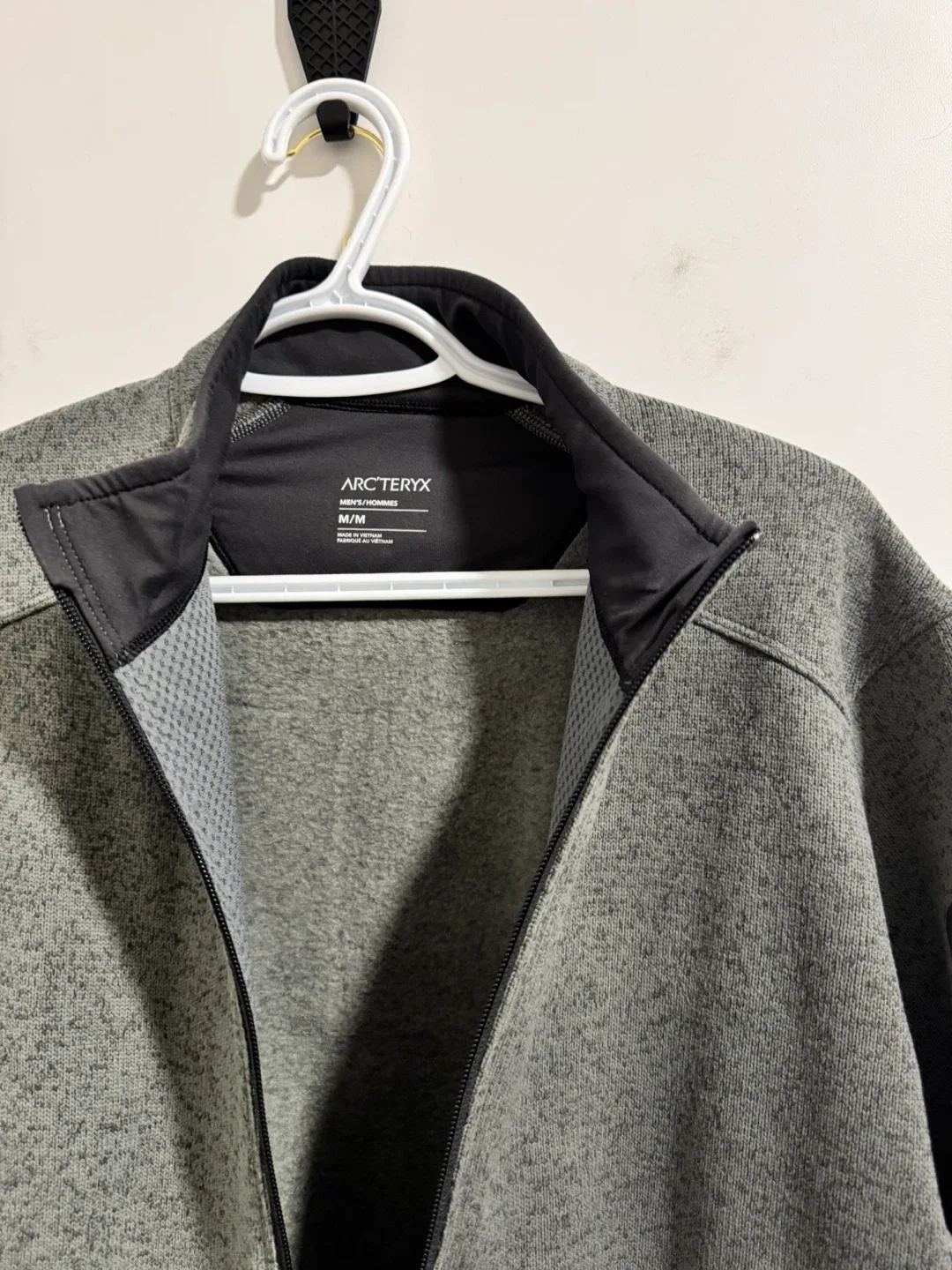 Arc'teryx Men's Covert Cardigan - Medium Grey image indicator(3)