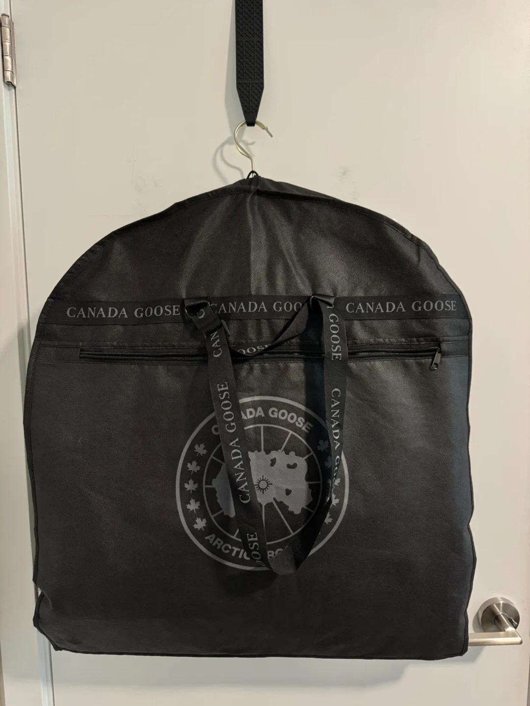 Canada Goose Freestyle Crew Vest — Medium Black (Classic Logo) image indicator(4)