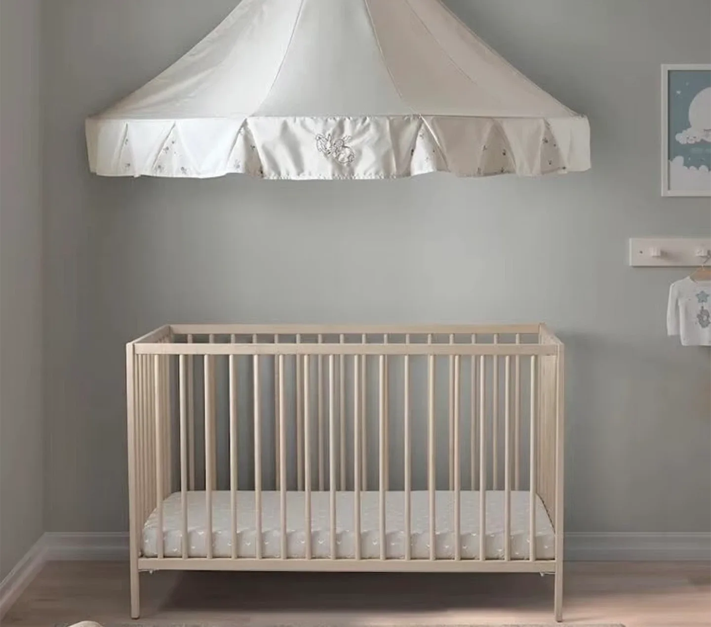 Ikea Sniglar Crib with original mattress image indicator(2)