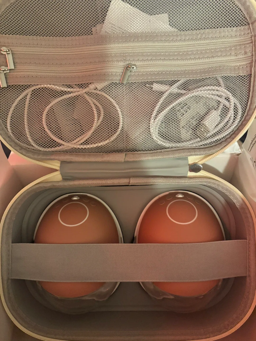 Momcozy Mobile Flow - Red, 2 Count image indicator(2)